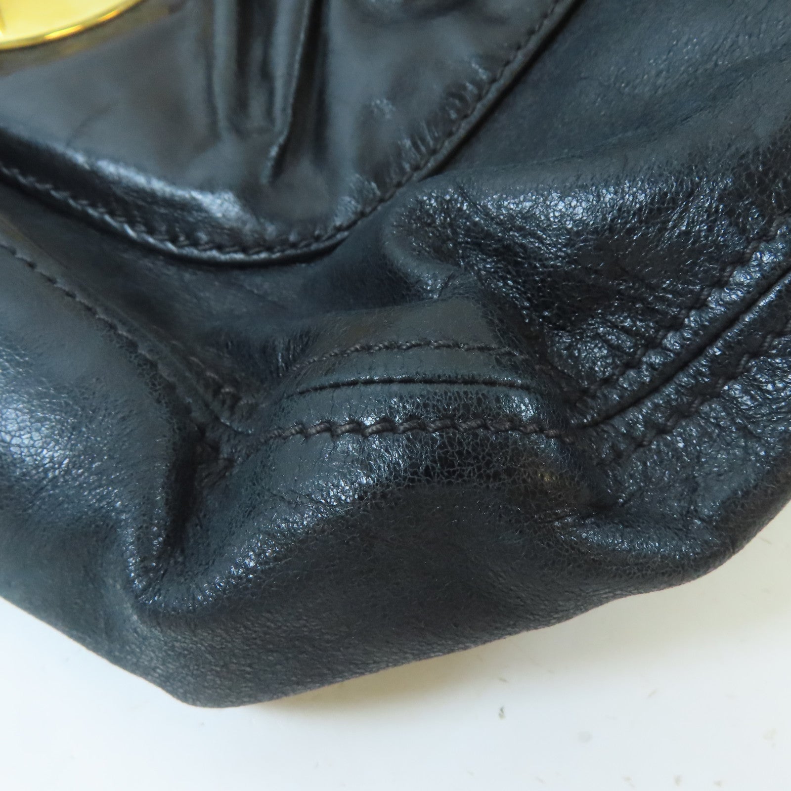 Miu Miu 牛皮皮革Tote Bag金扣手挽袋黑色