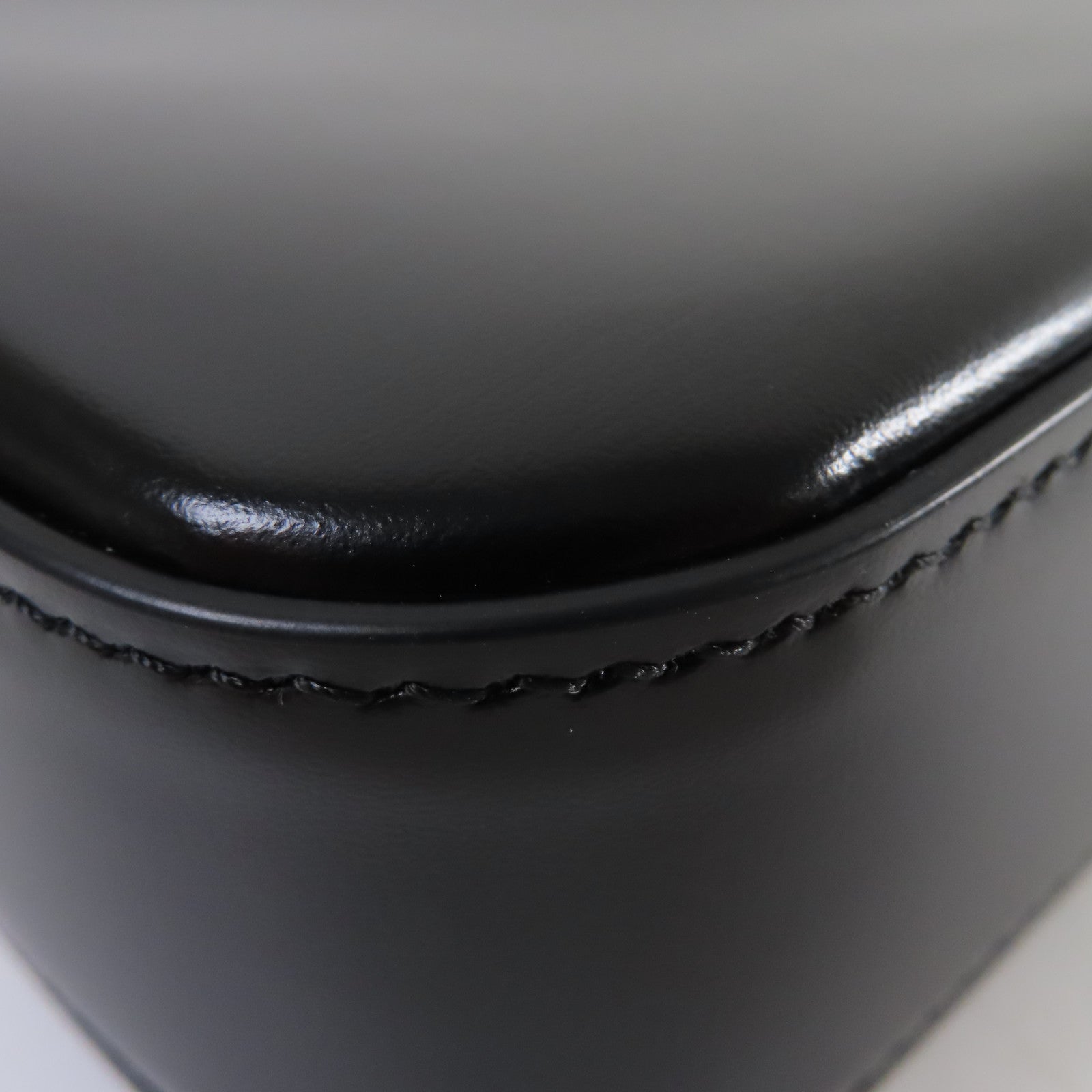 CELINE 牛皮皮革Claude Chain Shoulder Bag金扣肩背袋黑色