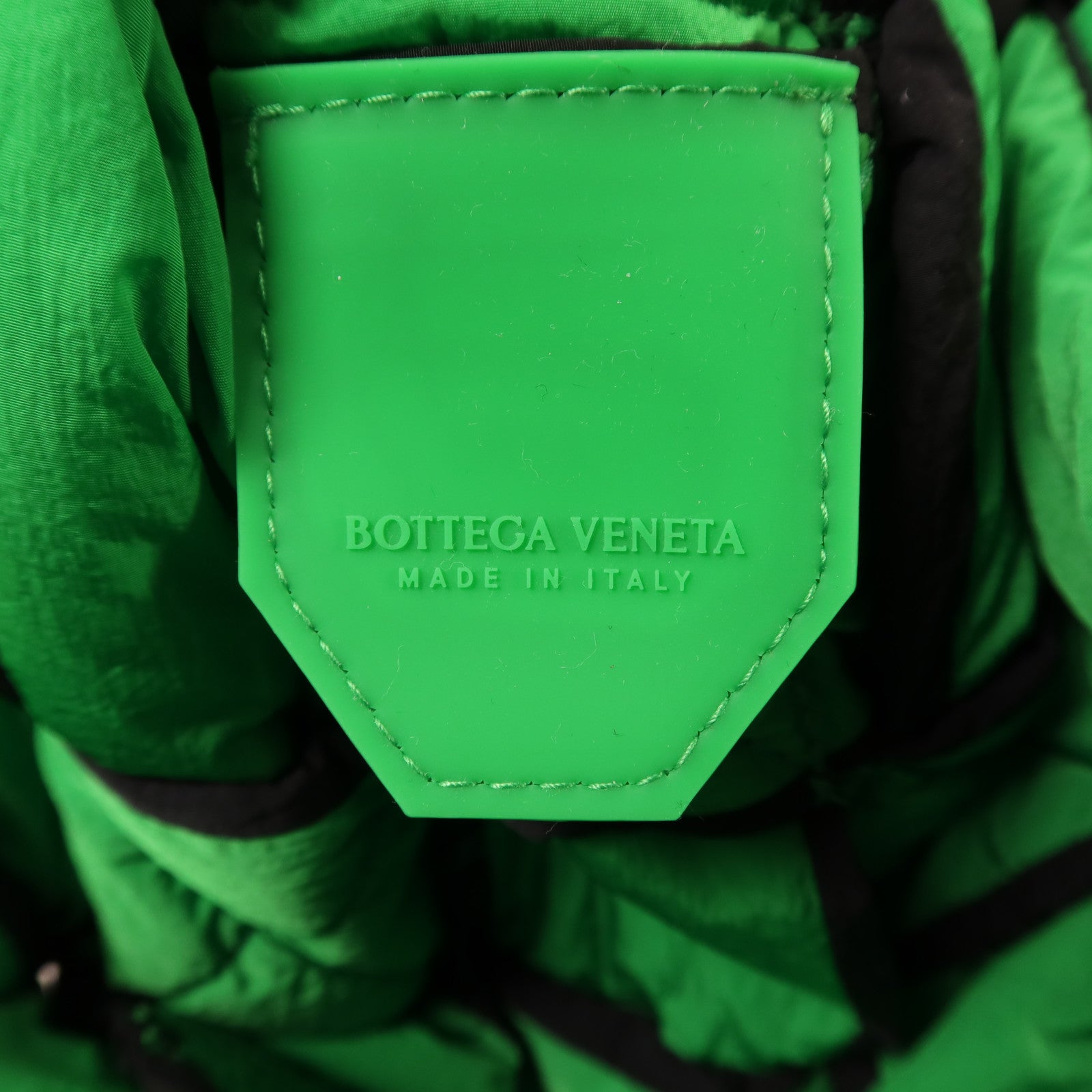 BOTTEGA VENETA 尼龍Tech Cassette肩背袋
