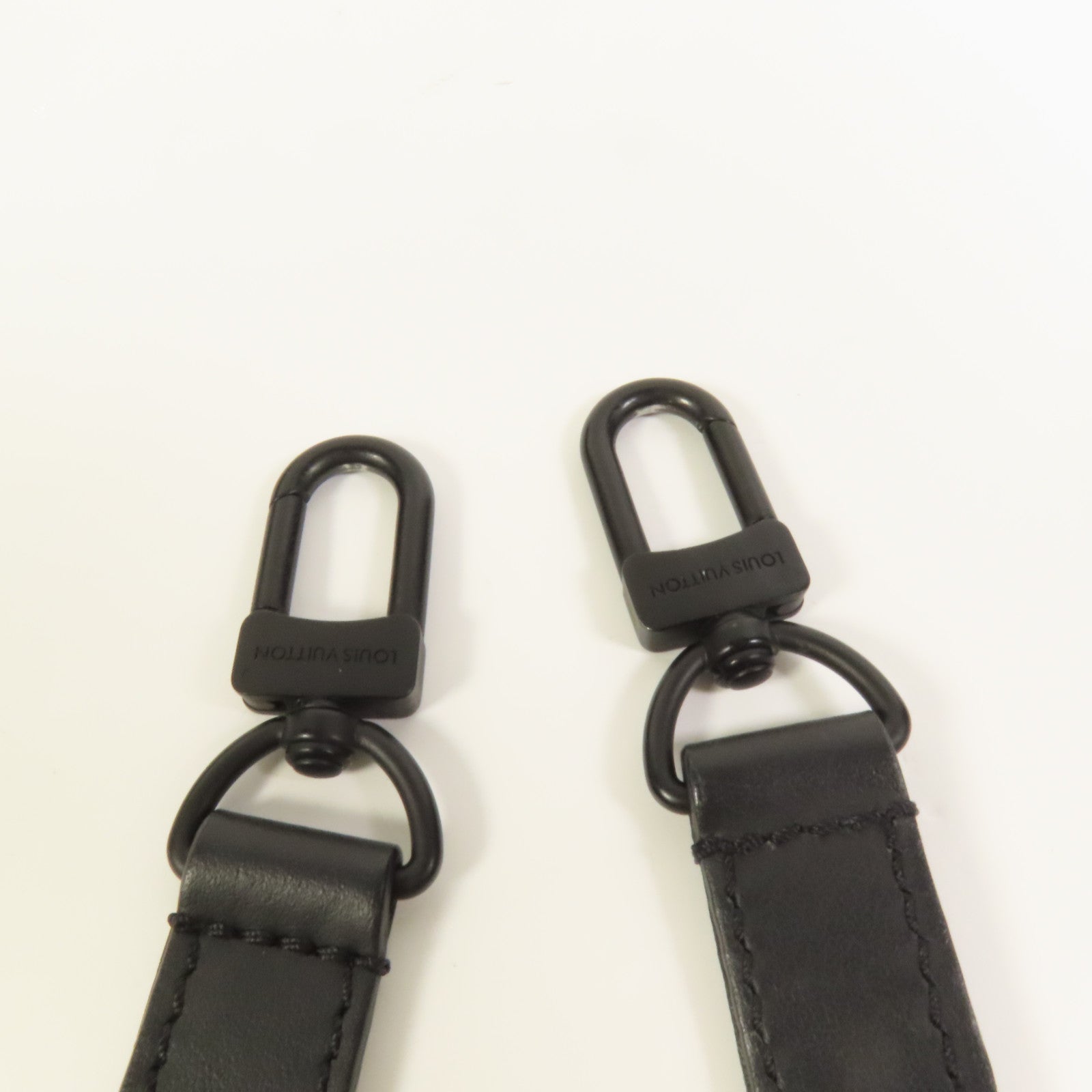 LOUIS VUITTON Monogram Taurillon S-Lock Vertical Wearable肩背袋