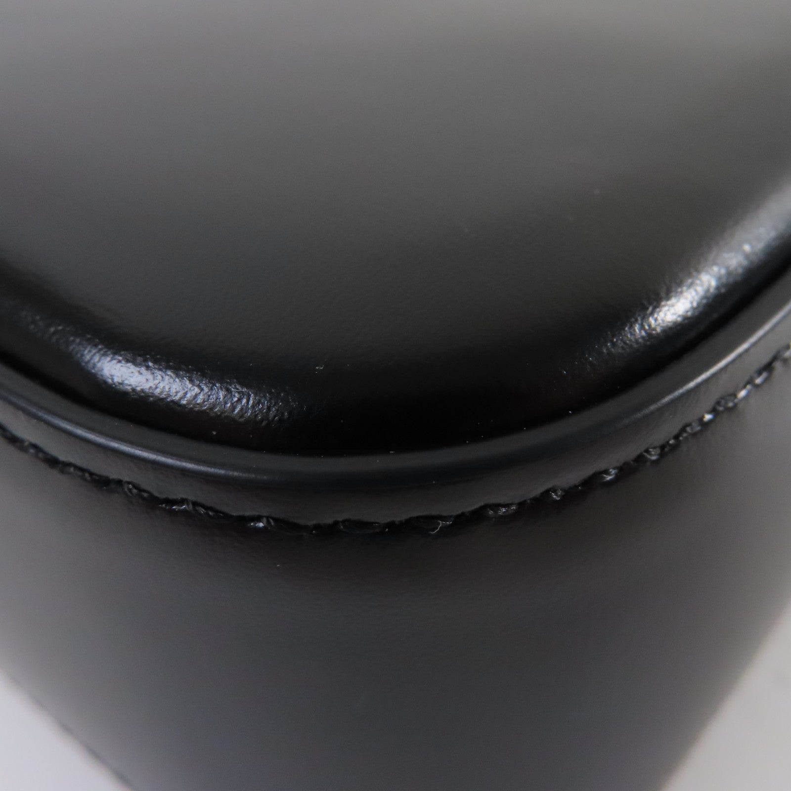 CELINE 牛皮皮革Claude Chain Shoulder Bag金扣肩背袋黑色