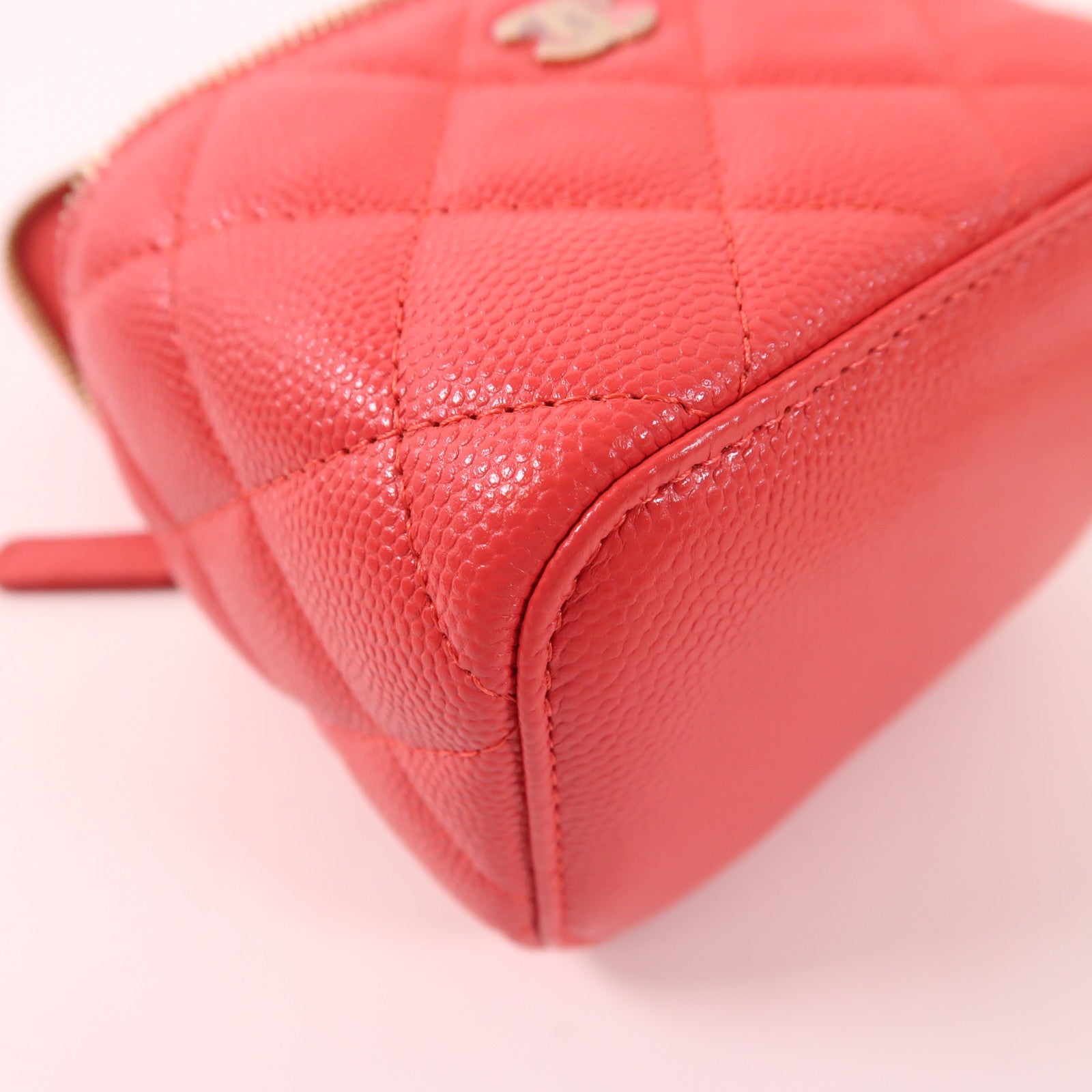 CHANEL 牛皮皮革Vanity Case金扣鏈帶肩背袋