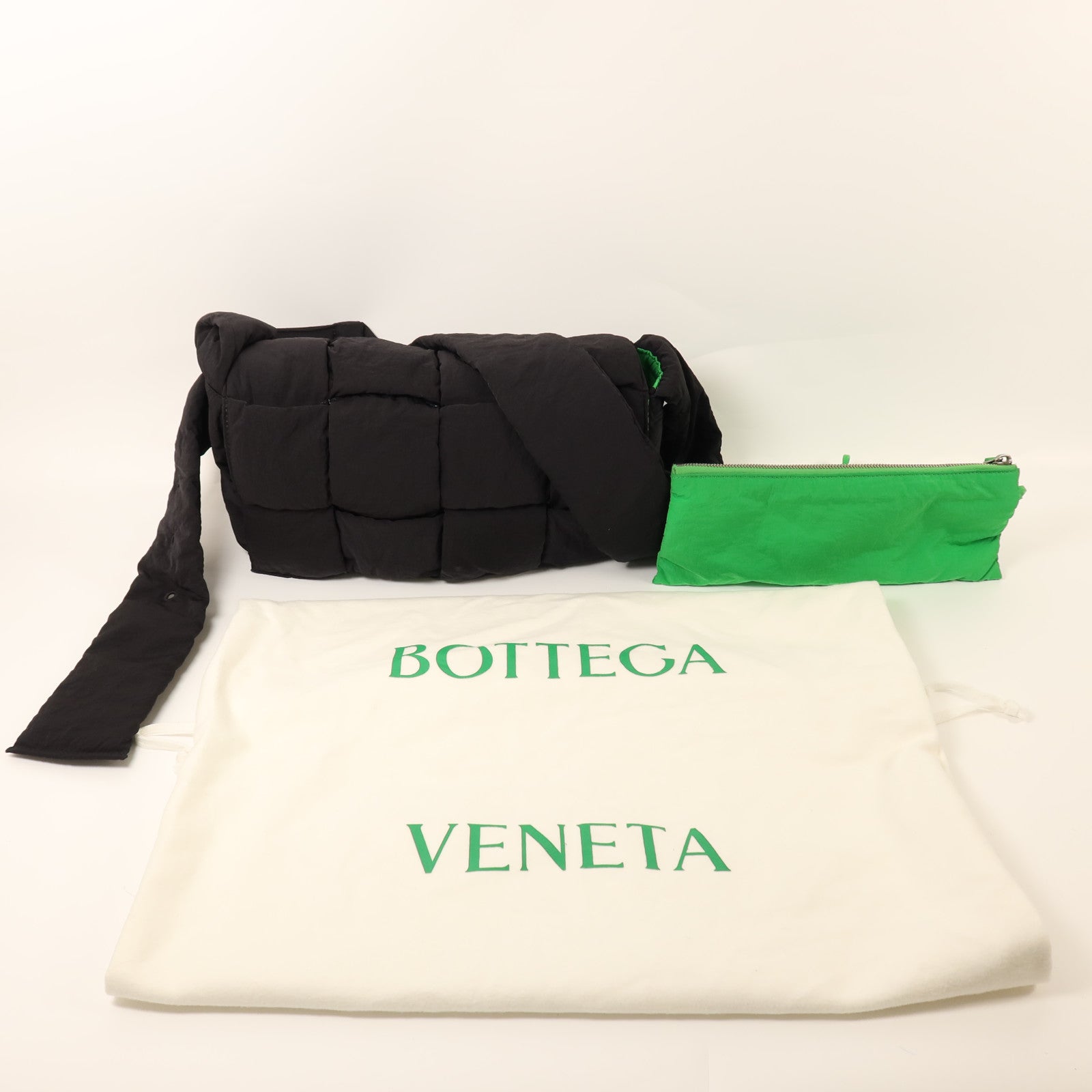 BOTTEGA VENETA 尼龍Tech Cassette肩背袋
