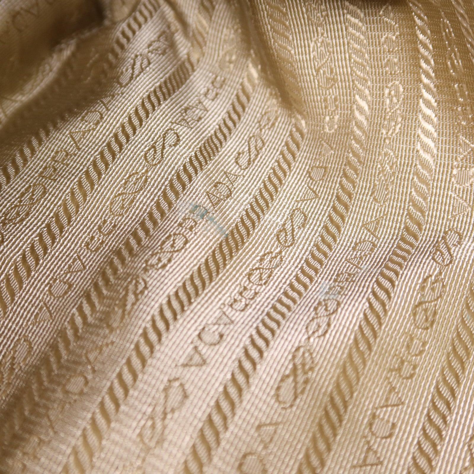 PRADA 帆布Tote Bag金扣手挽袋