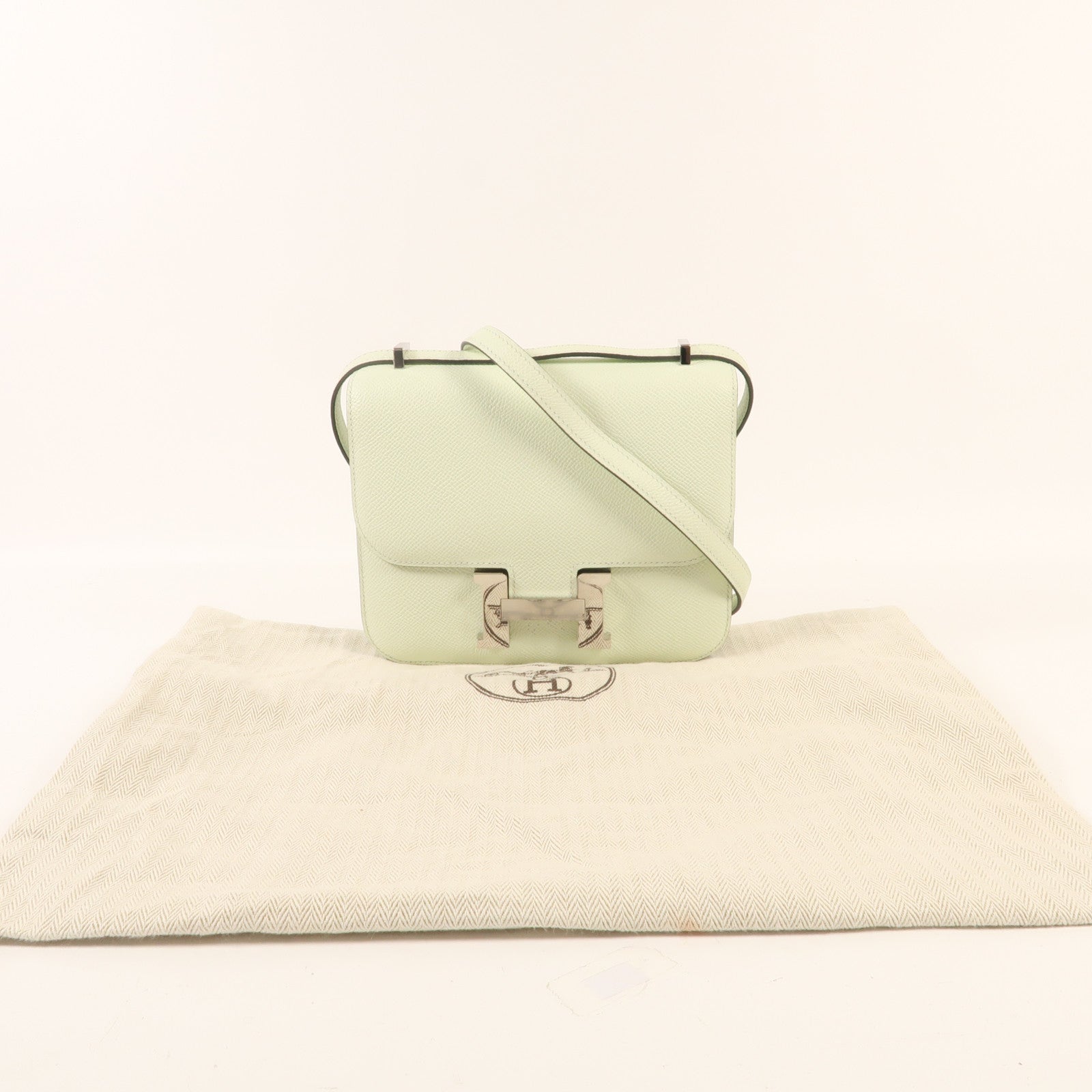 HERMES Epsom皮革Constance Mini銀扣肩背袋Vert Fizz