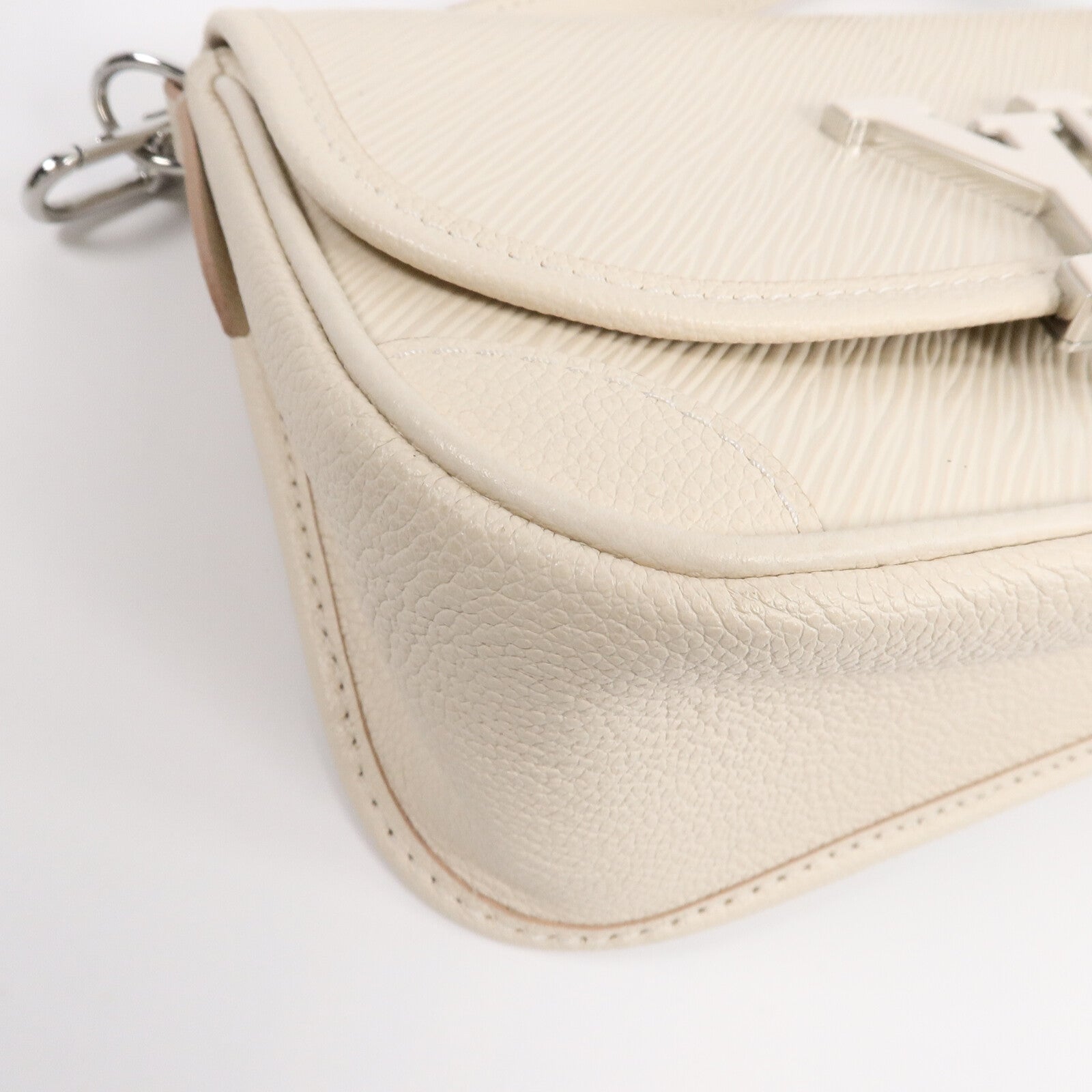 LOUIS VUITTON Epi Buci銀扣肩背袋