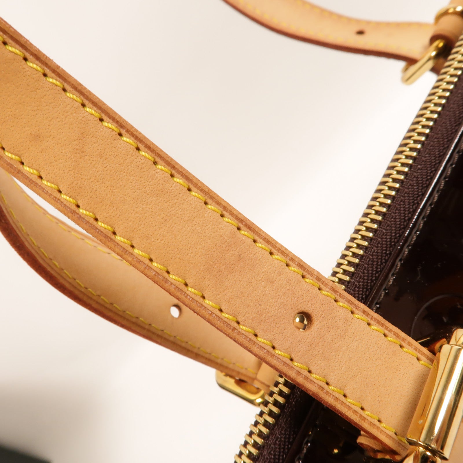 LOUIS VUITTON Vernis Rosewood Avenue金扣肩背袋