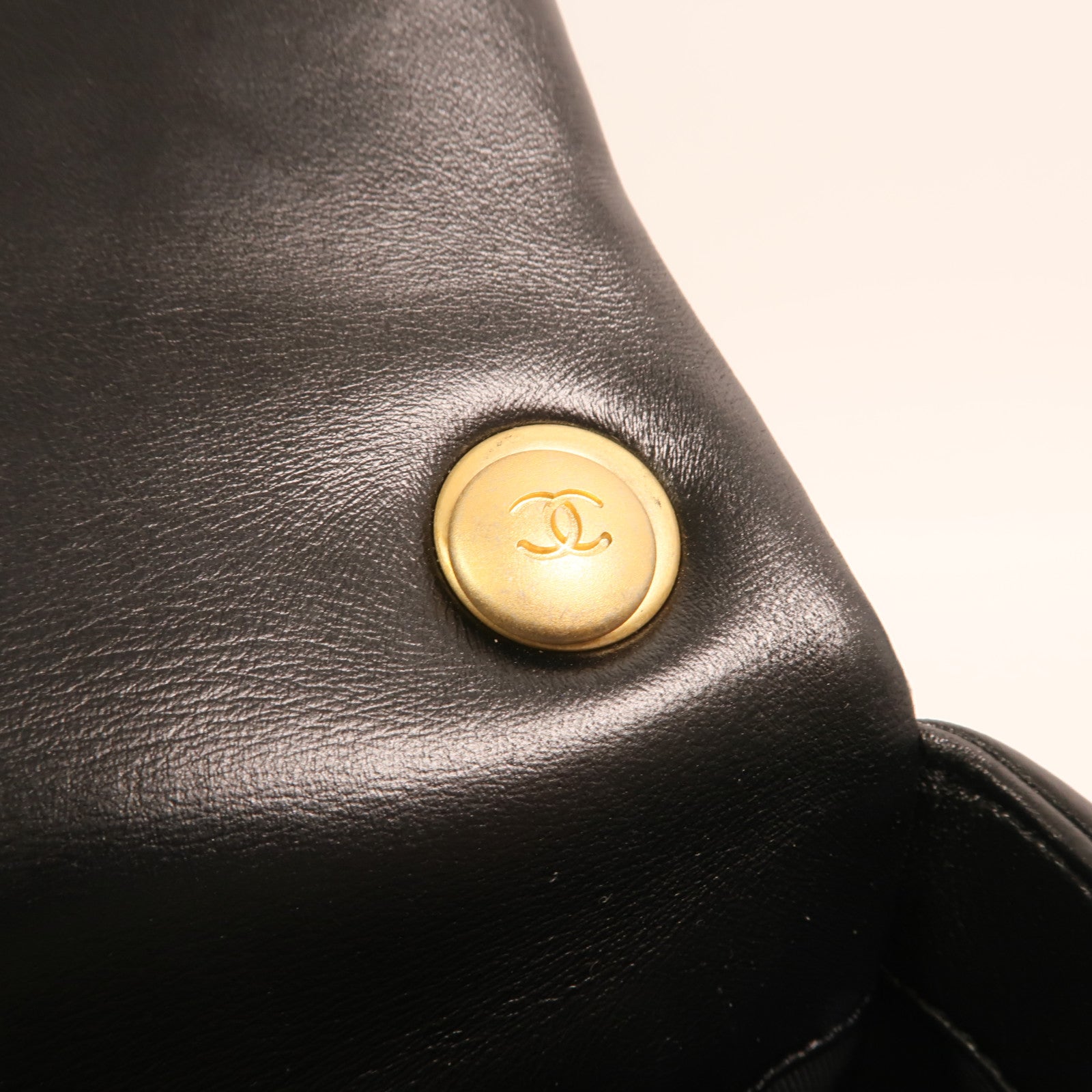 CHANEL 羊皮皮革Flap Bag金扣鏈帶肩背袋
