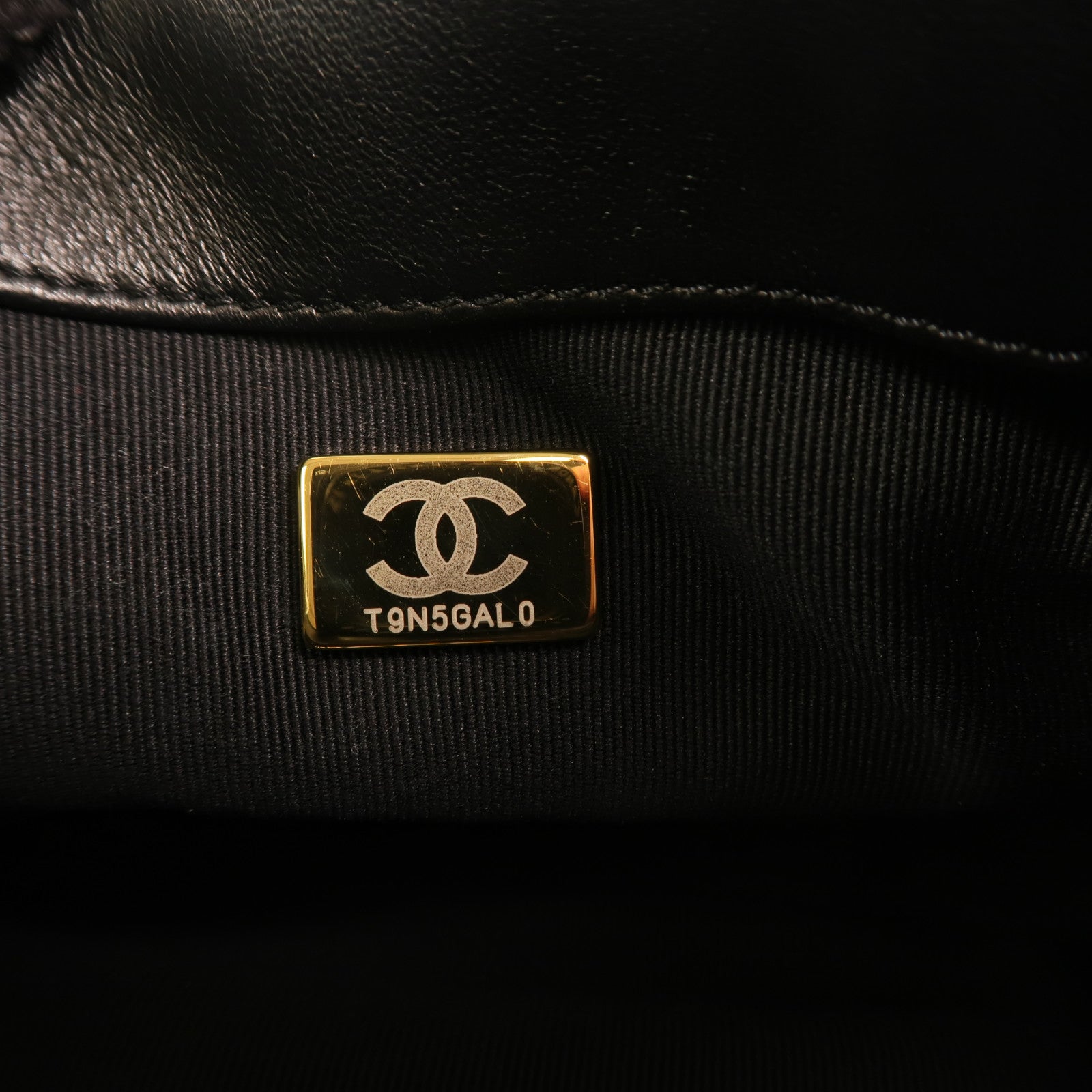 CHANEL 羊皮皮革Flap Bag金扣鏈帶肩背袋