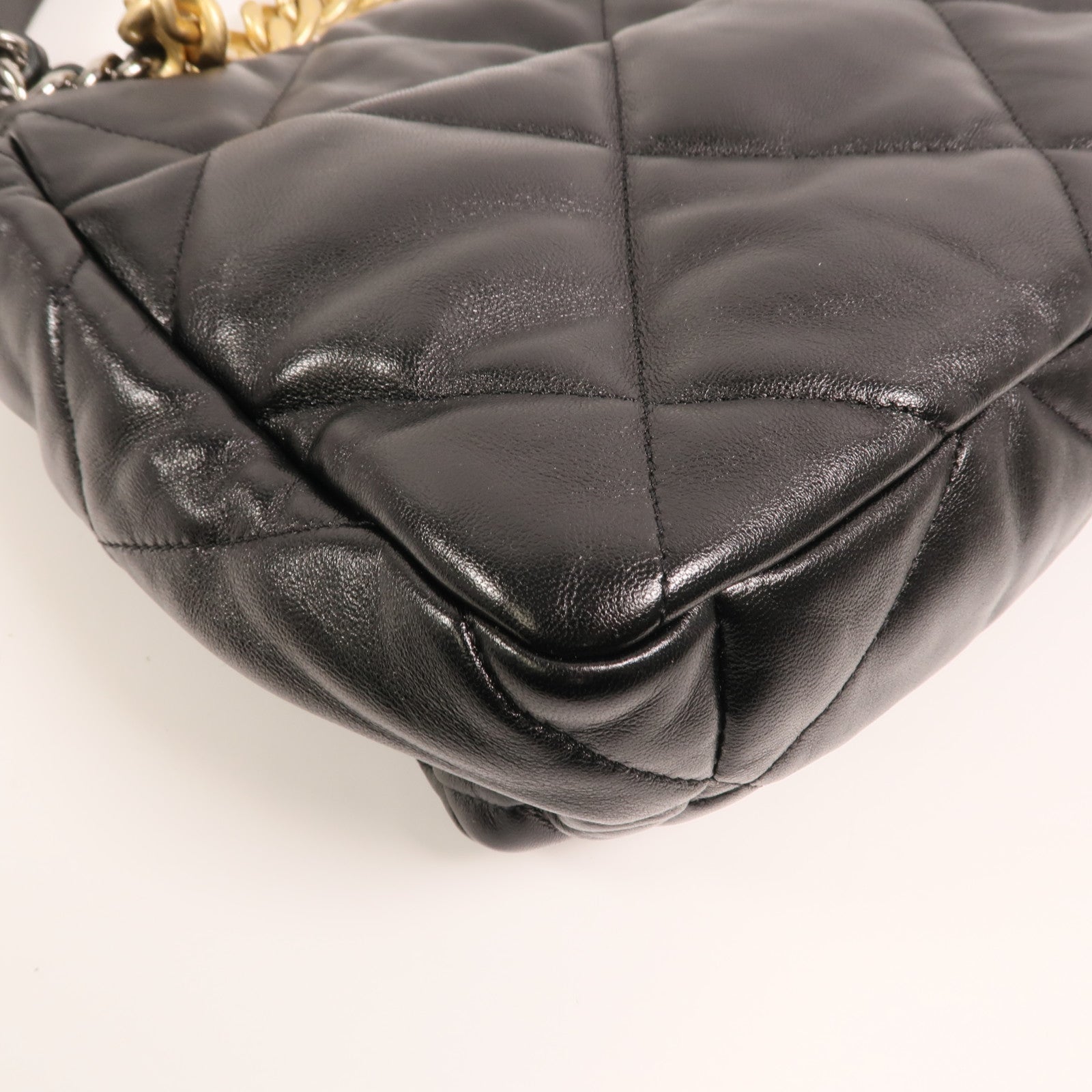 CHANEL 羊皮皮革Chanel 19 Large金扣鏈帶手挽肩背兩用袋