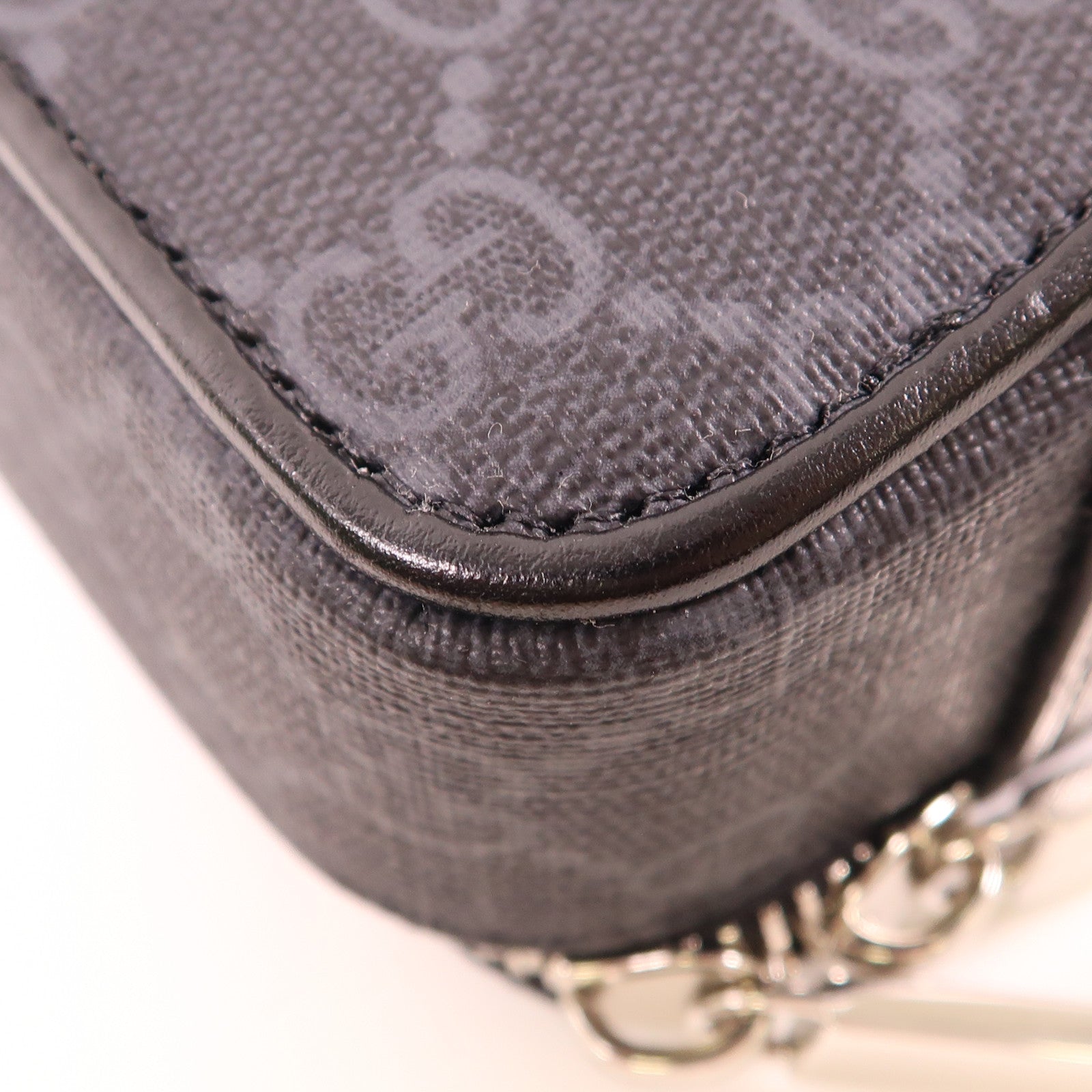 GUCCI 塗層帆布GG Black Small Shoulder Bag銀扣肩背袋