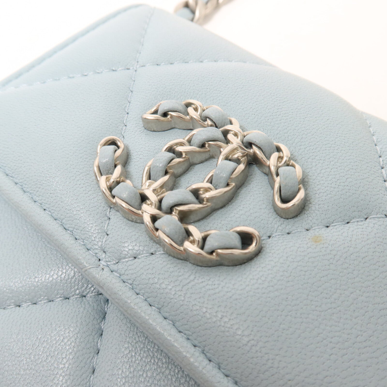 CHANEL 羊皮皮革C19 Card Holder On Chain鏈帶肩背袋