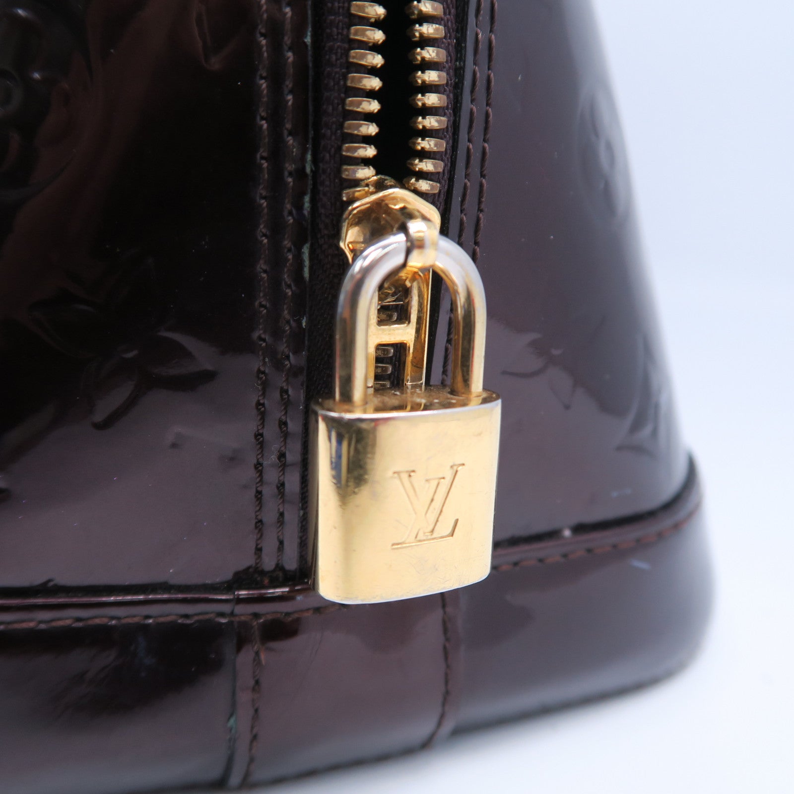 LOUIS VUITTON **【清倉大減價】Monogram Vernis Alma MM金扣手挽袋酒紅色
