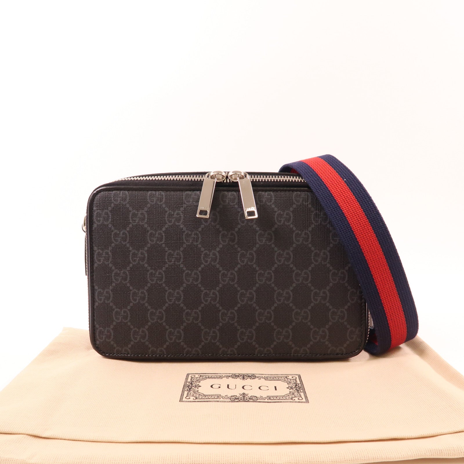 GUCCI 塗層帆布GG Black Small Shoulder Bag銀扣肩背袋