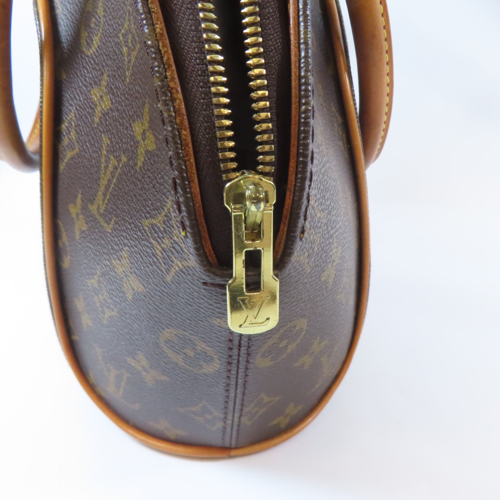 LOUIS VUITTON Monogram Elipse MM金扣手挽袋啡色