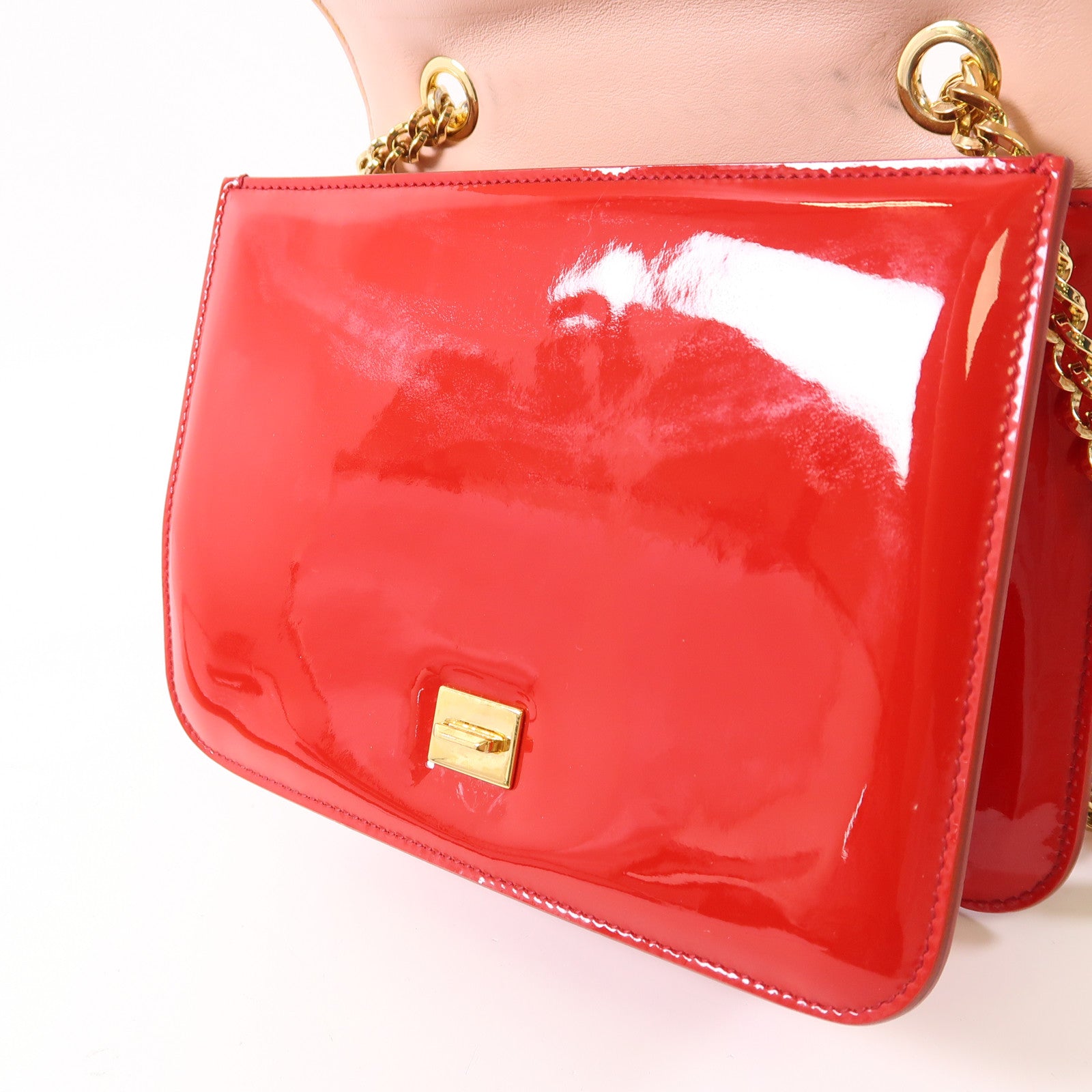 Salvatore Ferragamo 漆皮皮革Chain Shoulder金扣鏈帶肩背袋