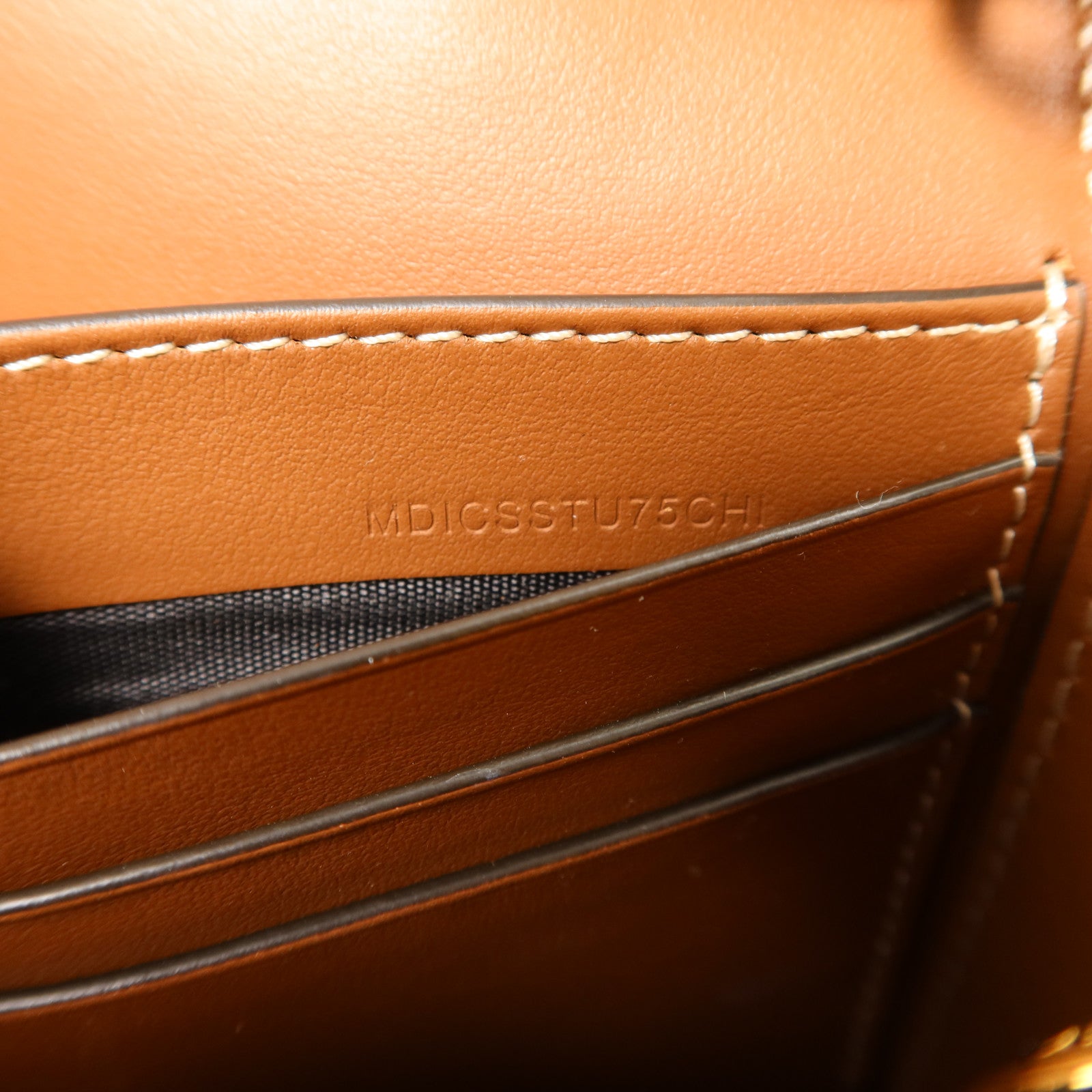 BURBERRY 牛皮皮革Tan Hampshire金扣肩背袋