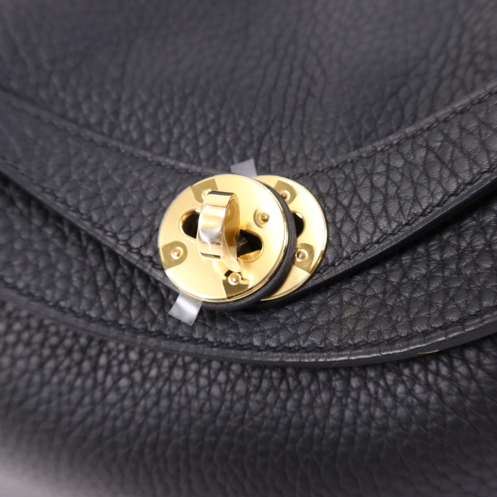 HERMES Clemence皮革Lindy 26金扣手挽肩背兩用袋Noir