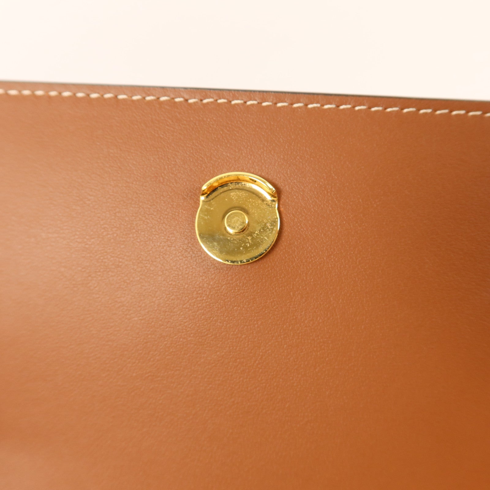 BURBERRY 牛皮皮革Tan Hampshire金扣肩背袋