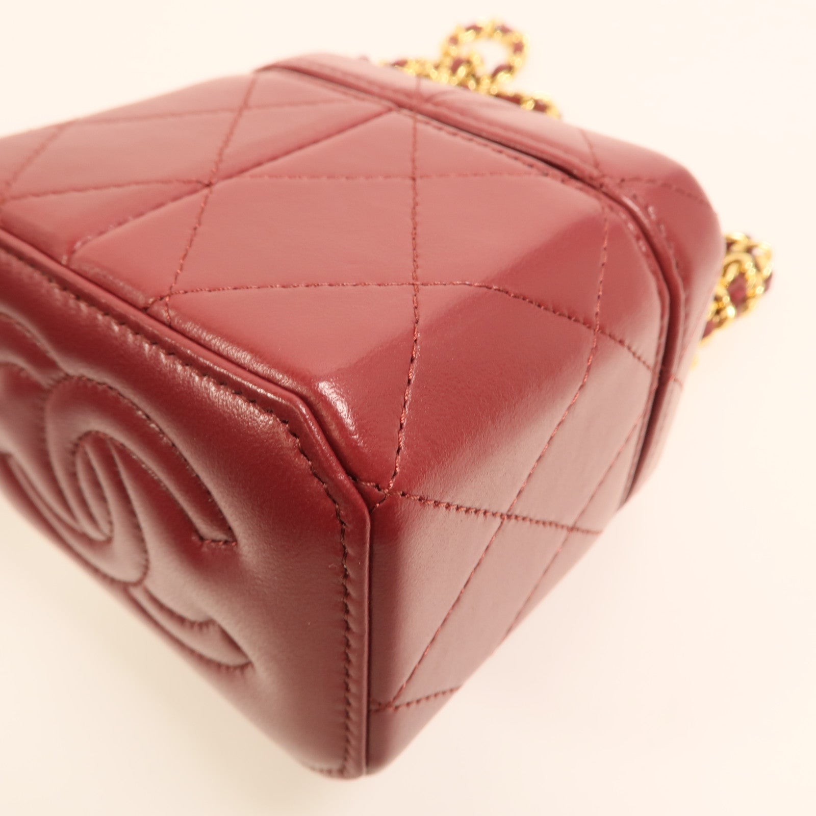 CHANEL 羊皮皮革Vanity Case金扣鏈帶肩背袋