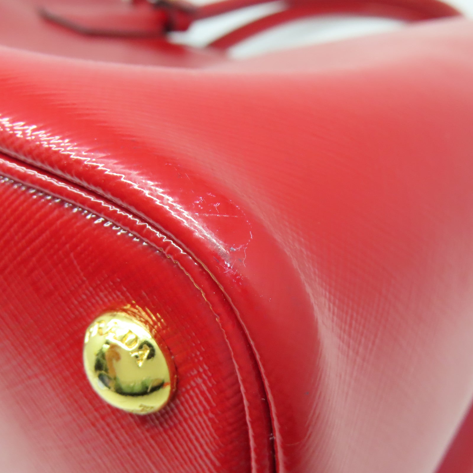 PRADA Saffiano Vernice皮革Handbag金扣手挽袋紅色