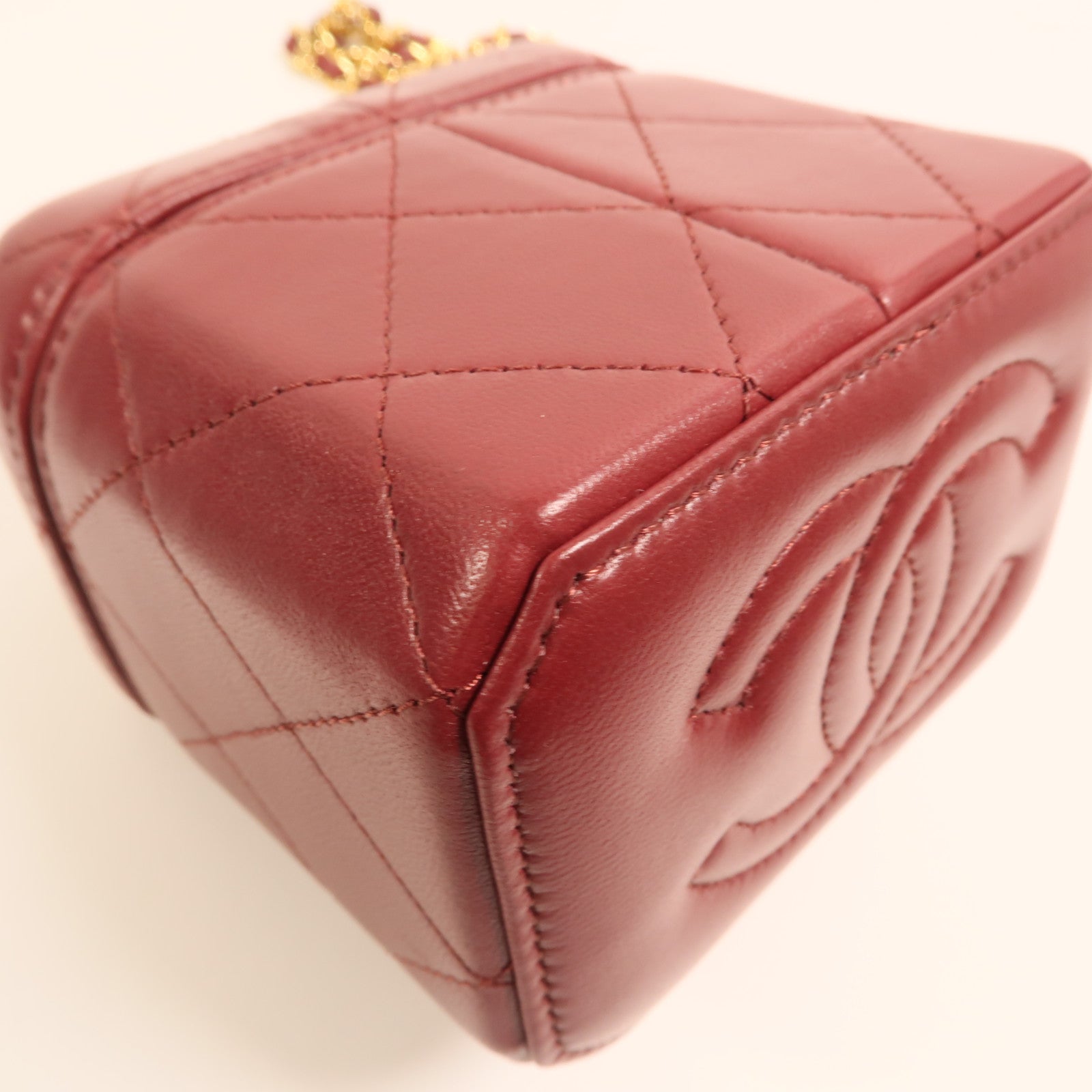 CHANEL 羊皮皮革Vanity Case金扣鏈帶肩背袋