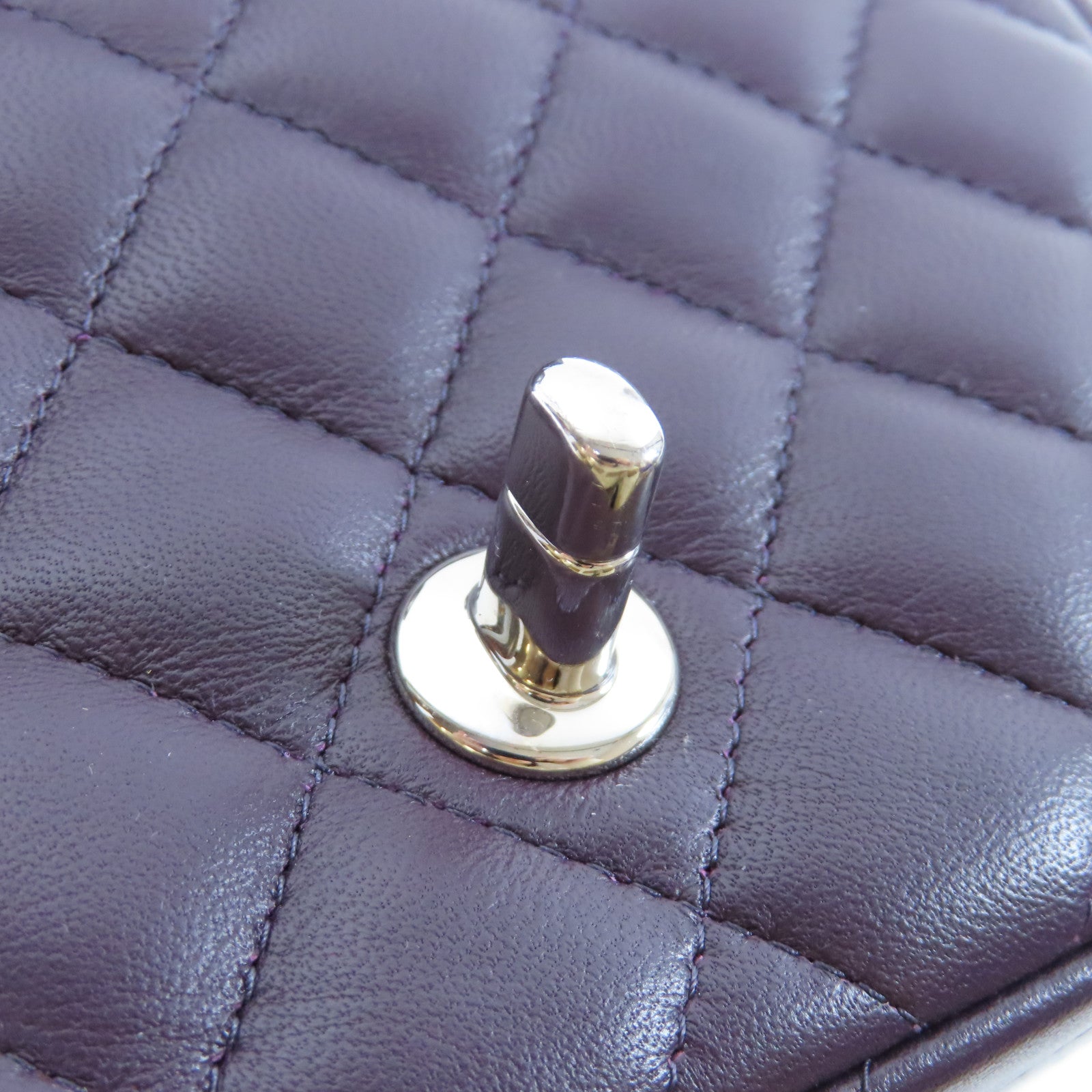 CHANEL **【激減優惠】菱格羊皮皮革Classic 17cm銀扣鏈帶肩背袋紫色