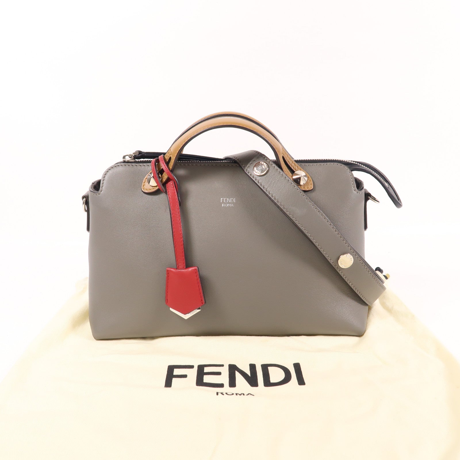 FENDI 牛皮皮革By The Way銀扣肩背袋
