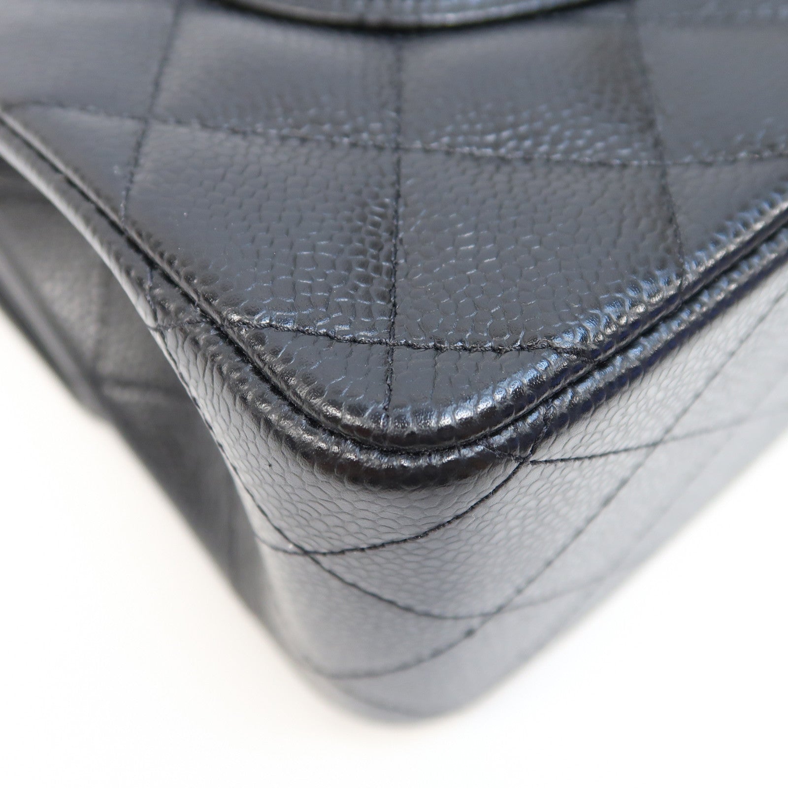 CHANEL 菱格Caviar皮革Classic Flap Jumbo金扣鏈帶肩背袋黑色