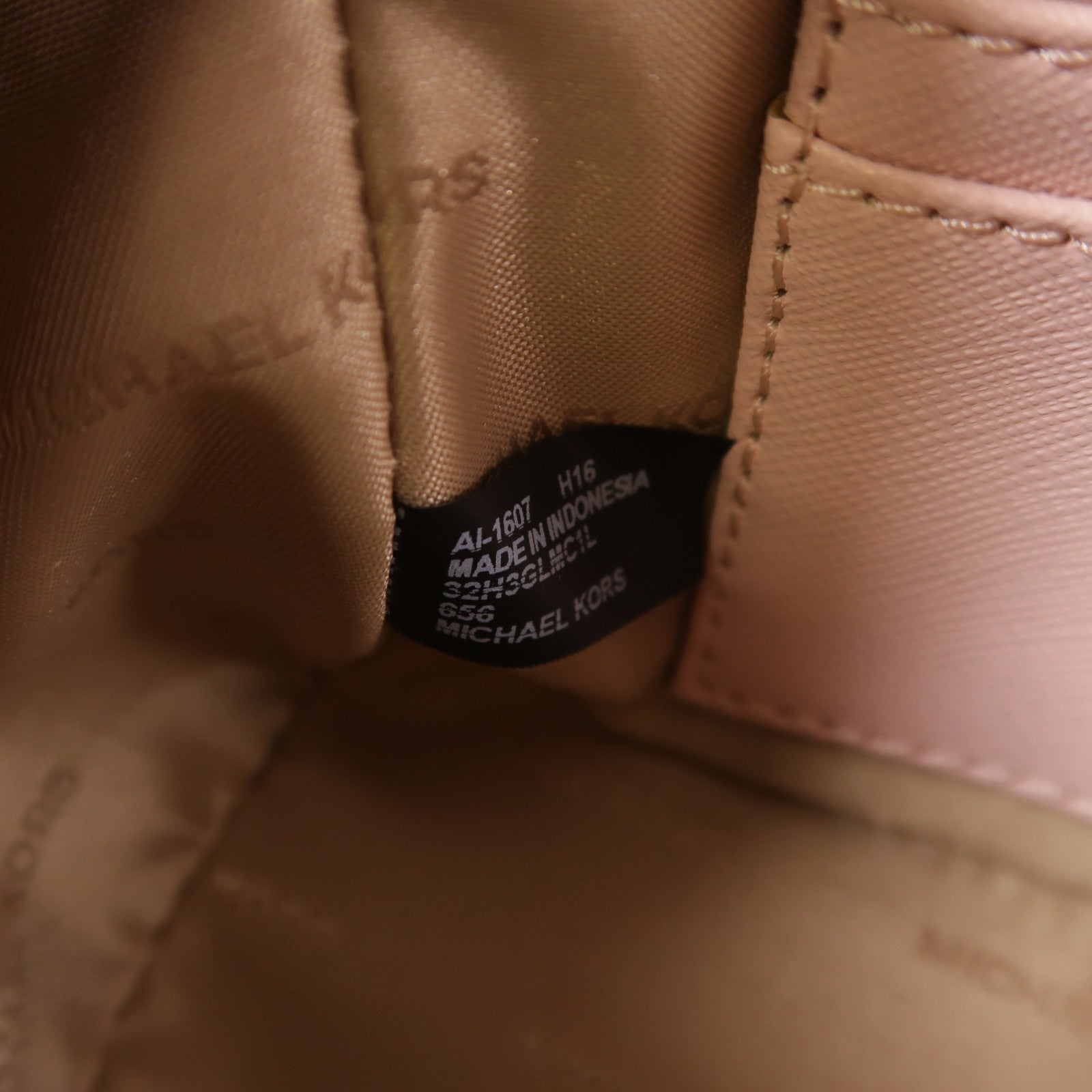 Michael Kors 皮革Selma Mini金扣肩背袋