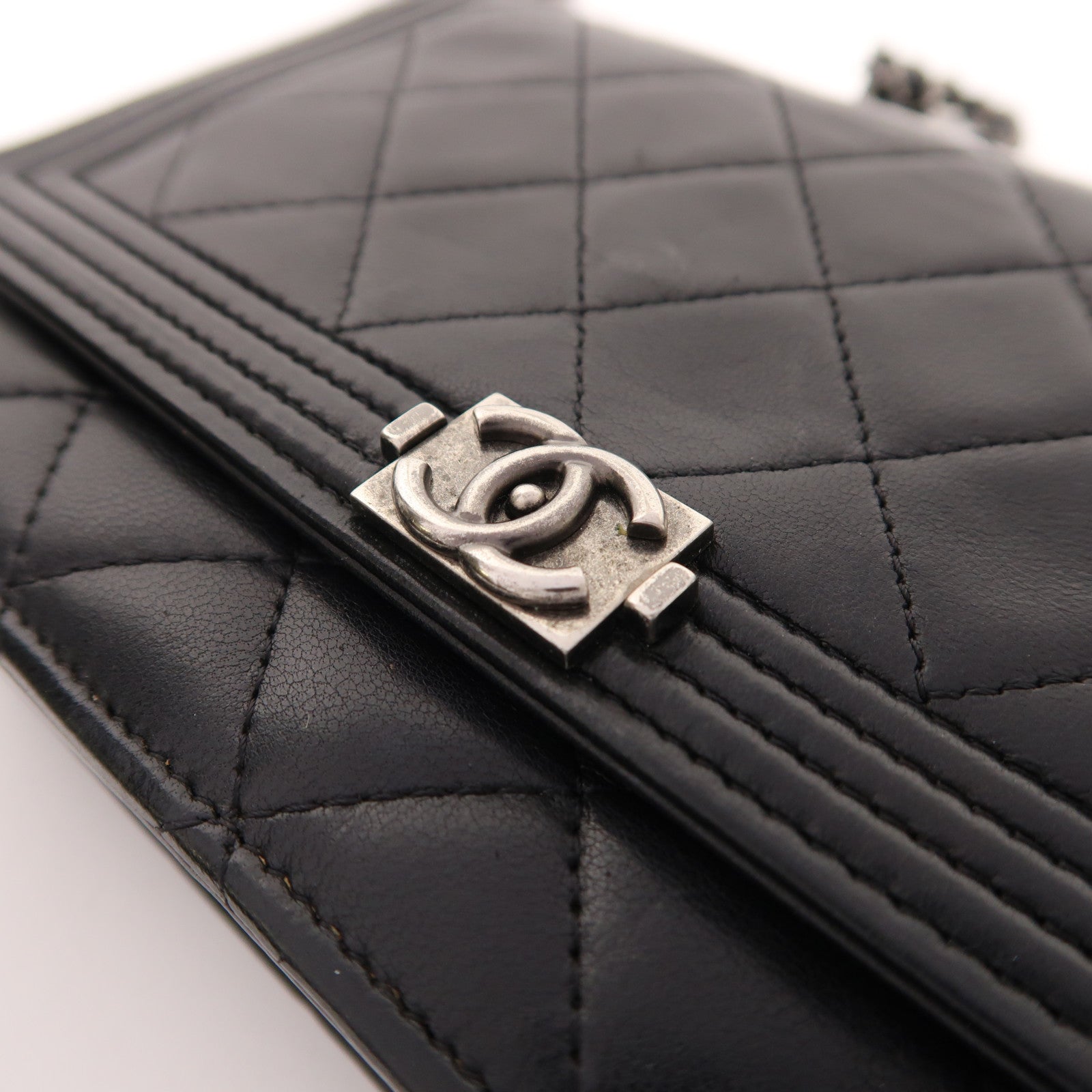 CHANEL 羊皮皮革Boy Wallet On Chain銀扣鏈帶肩背袋