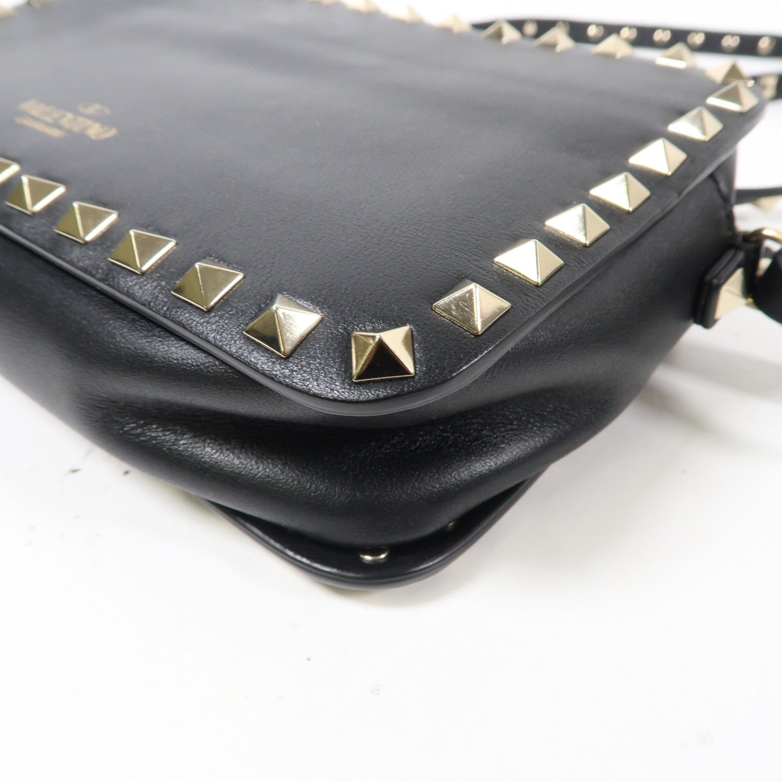 Valentino 牛皮皮革Shoulder Bag金扣肩背袋黑色