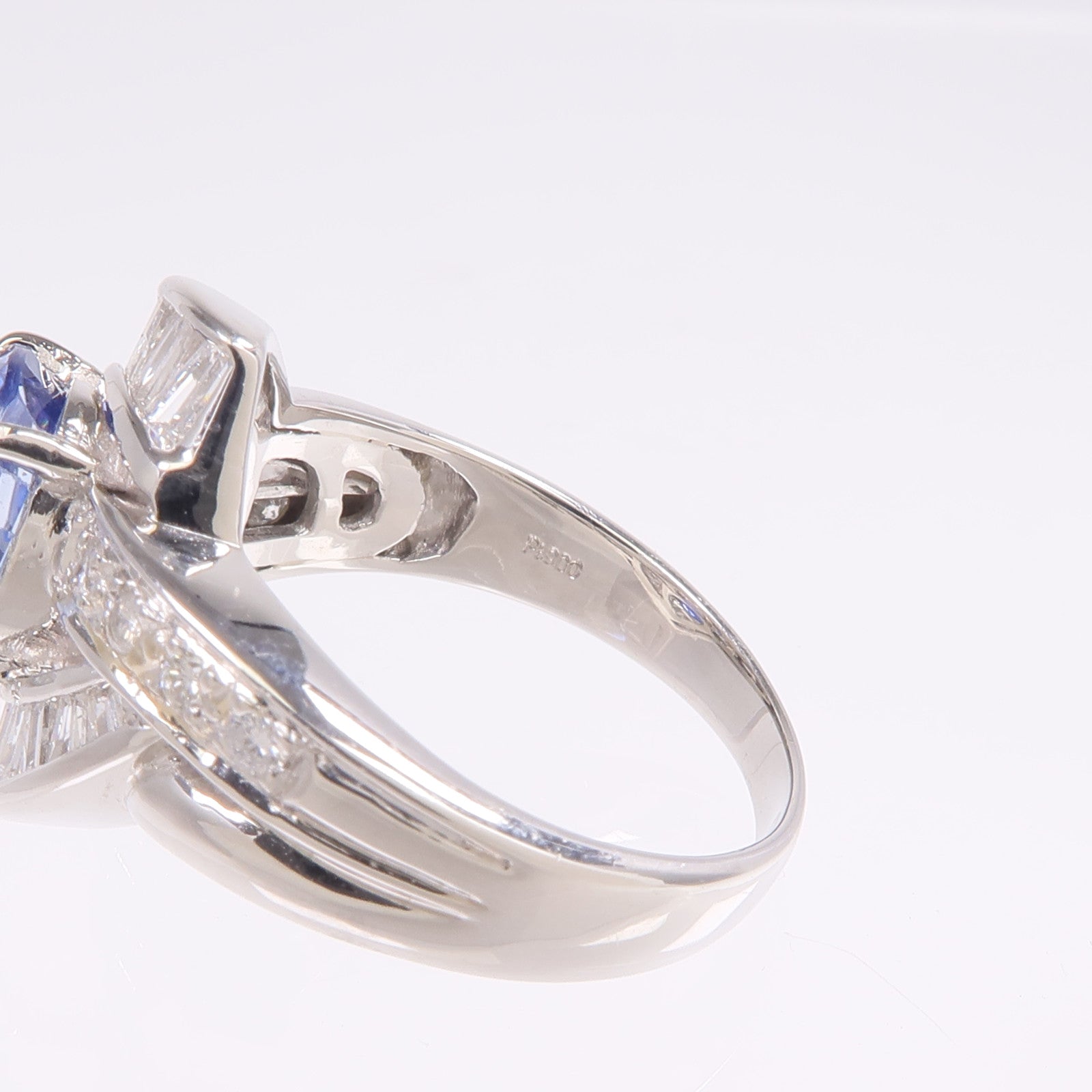 JEWELRY PT900鉑金Sapphire Diamond Ring藍寶石/鑽石戒指