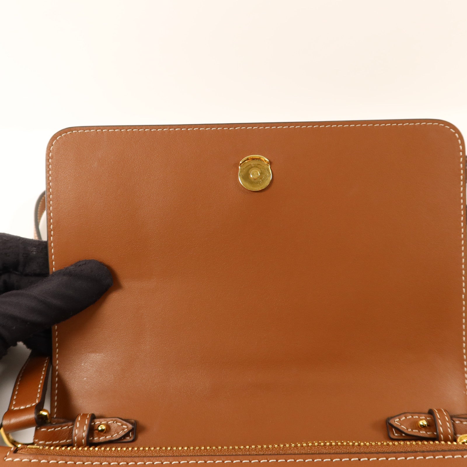 BURBERRY 牛皮皮革Tan Hampshire金扣肩背袋