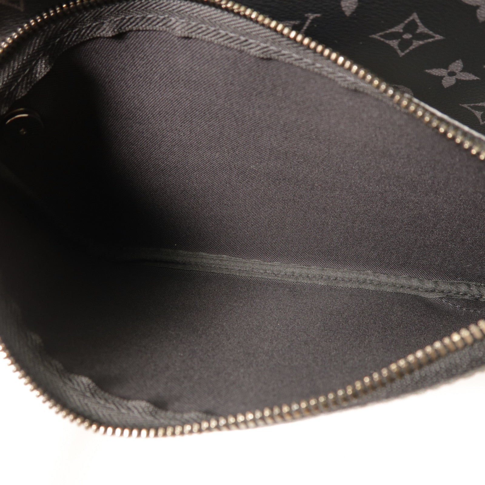 LOUIS VUITTON Monogram Eclipse Reverse Trio Messenger銀扣肩背袋灰色
