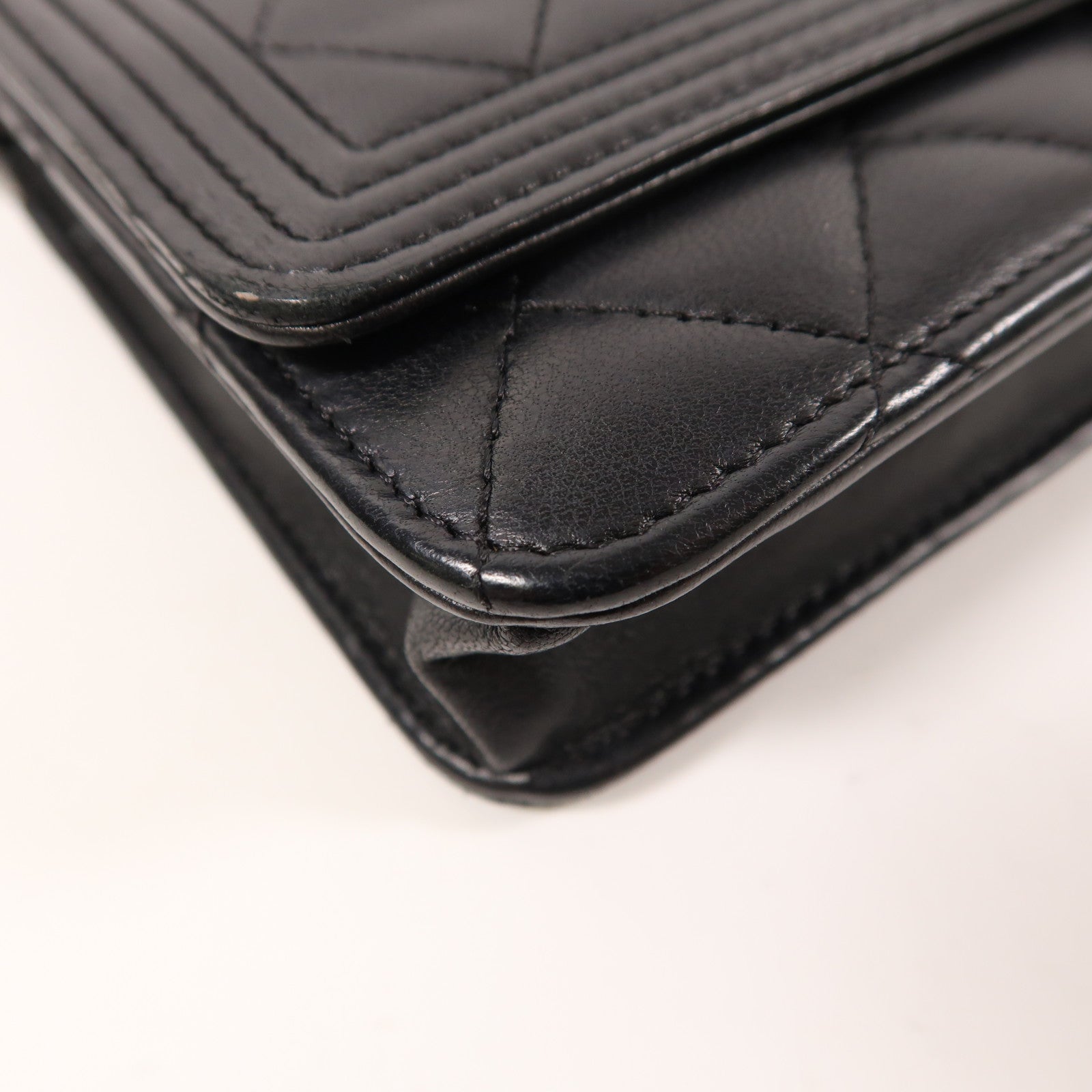 CHANEL 羊皮皮革Boy Wallet On Chain銀扣鏈帶肩背袋