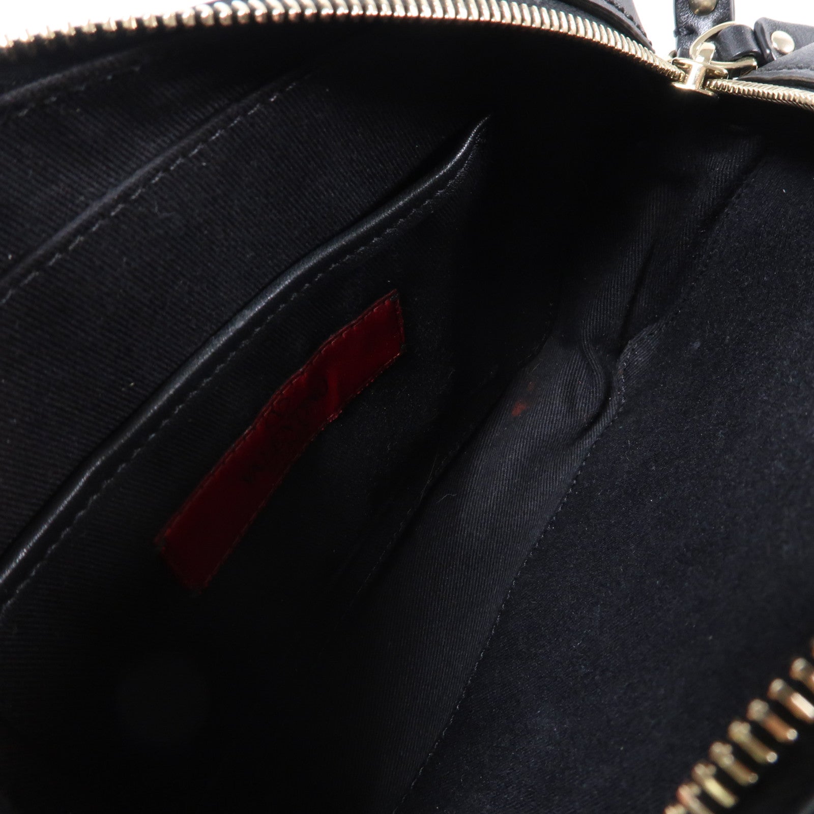Valentino 牛皮皮革Shoulder Bag金扣肩背袋黑色