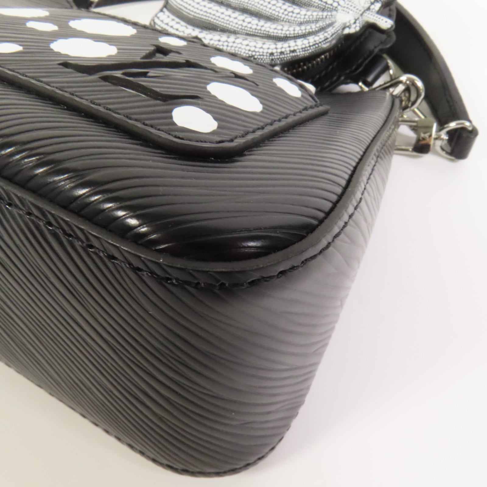 LOUIS VUITTON Epi LV x YK Marellini銀扣手挽肩背兩用袋