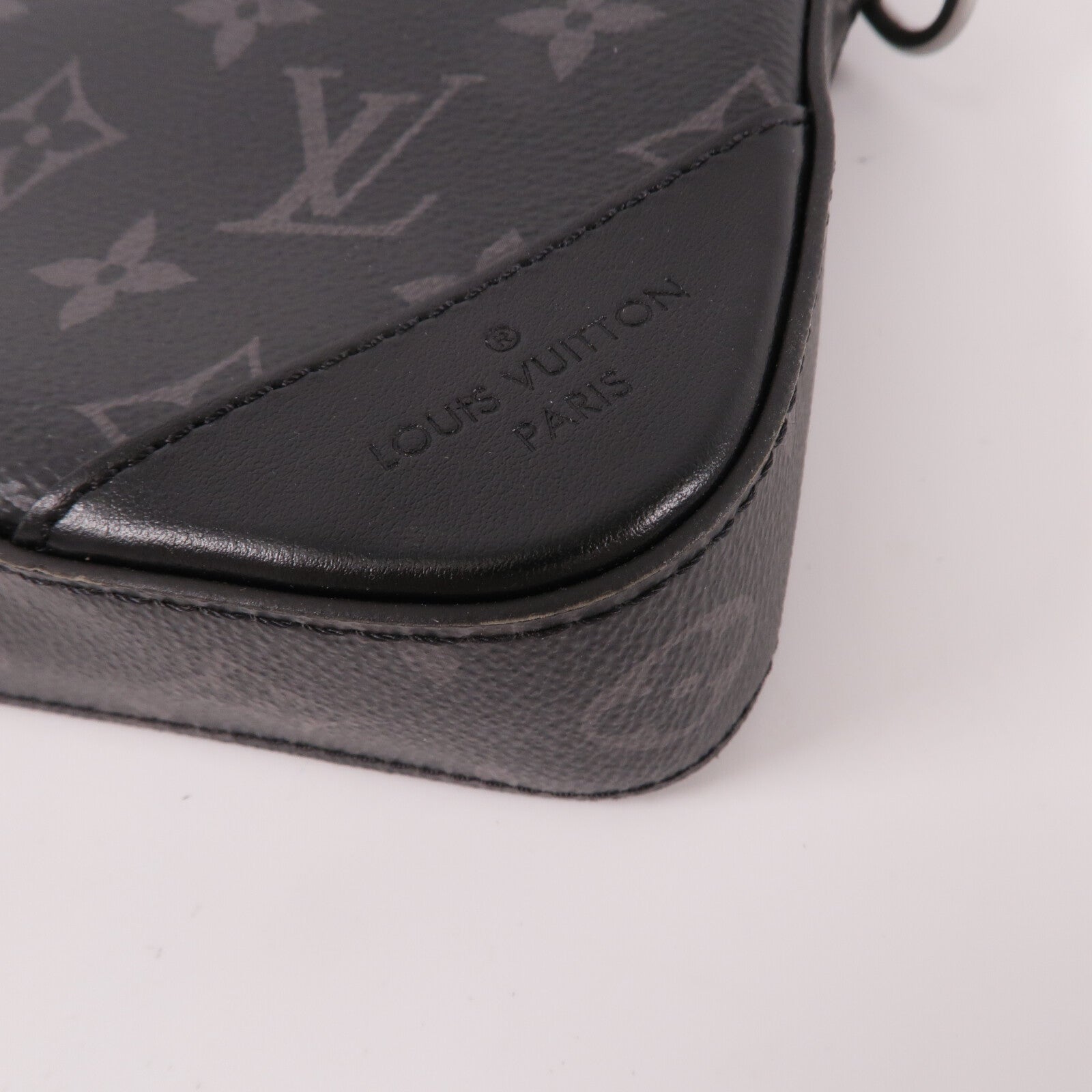 LOUIS VUITTON Monogram Eclipse Reverse Trio Messenger肩背袋