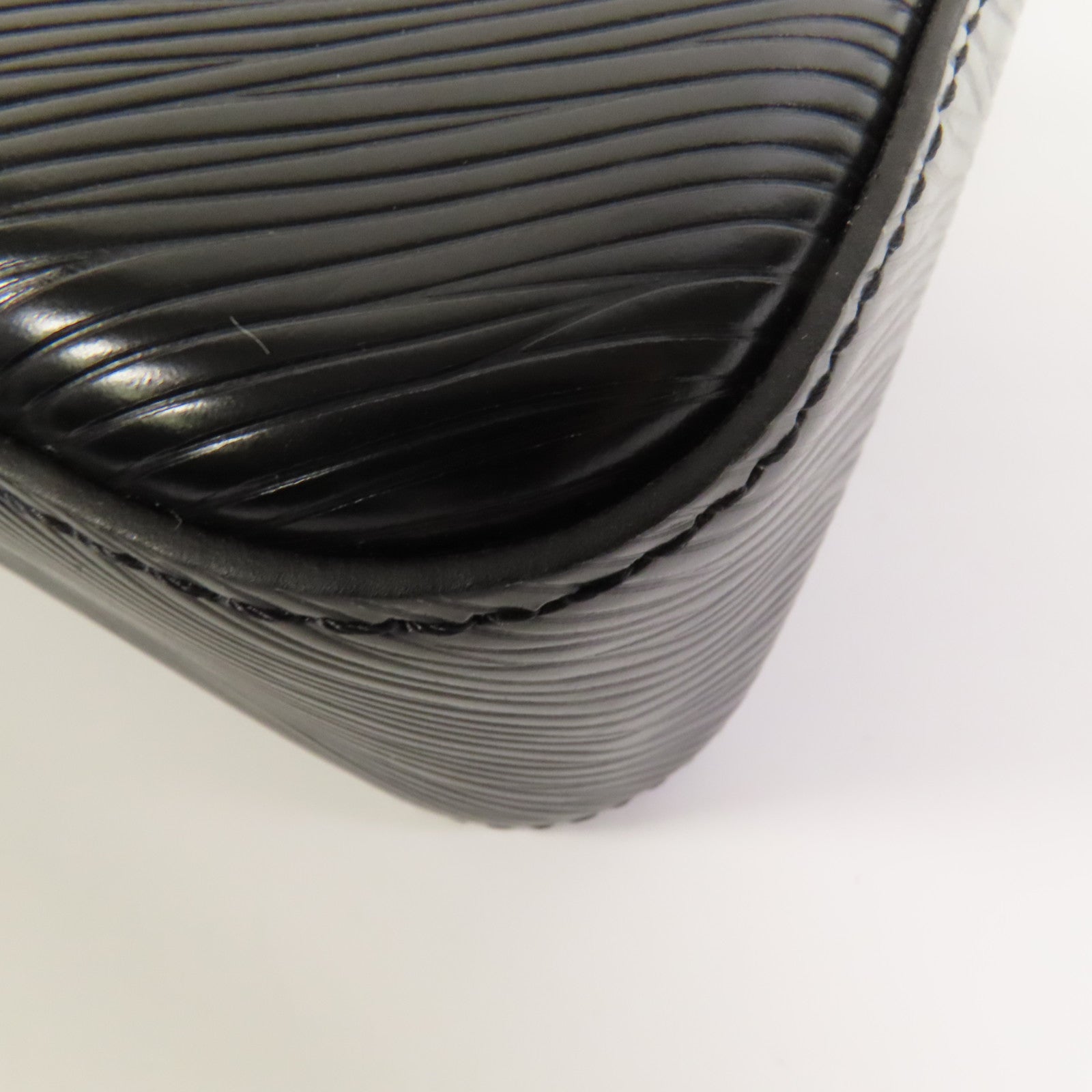 LOUIS VUITTON Epi LV x YK Marellini銀扣手挽肩背兩用袋