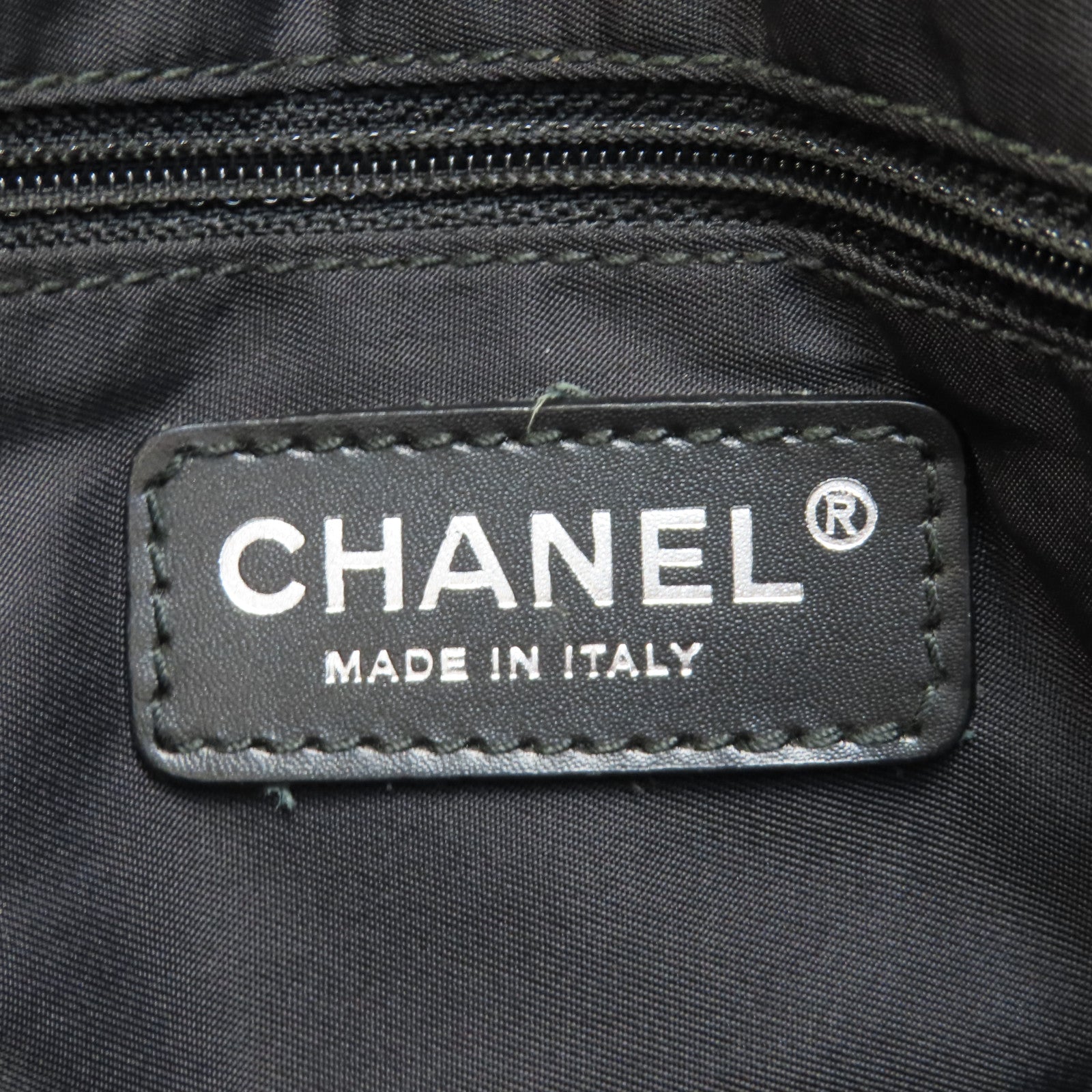 CHANEL 尼龍New Travel Line銀扣肩背袋啡色