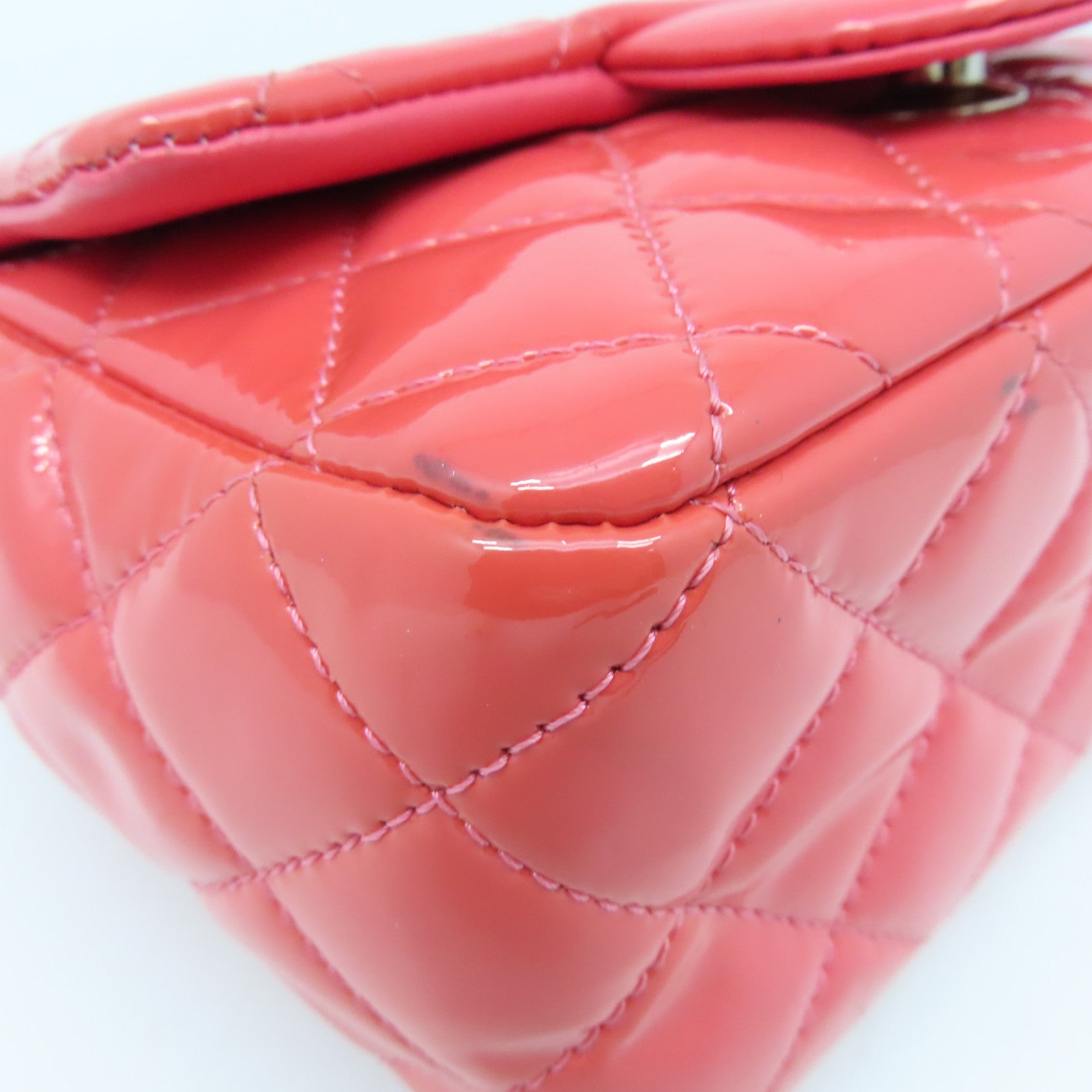 CHANEL Patent Leather Chain Shoulder Bag Silver Buckle Chain Shoulder Bag Pink