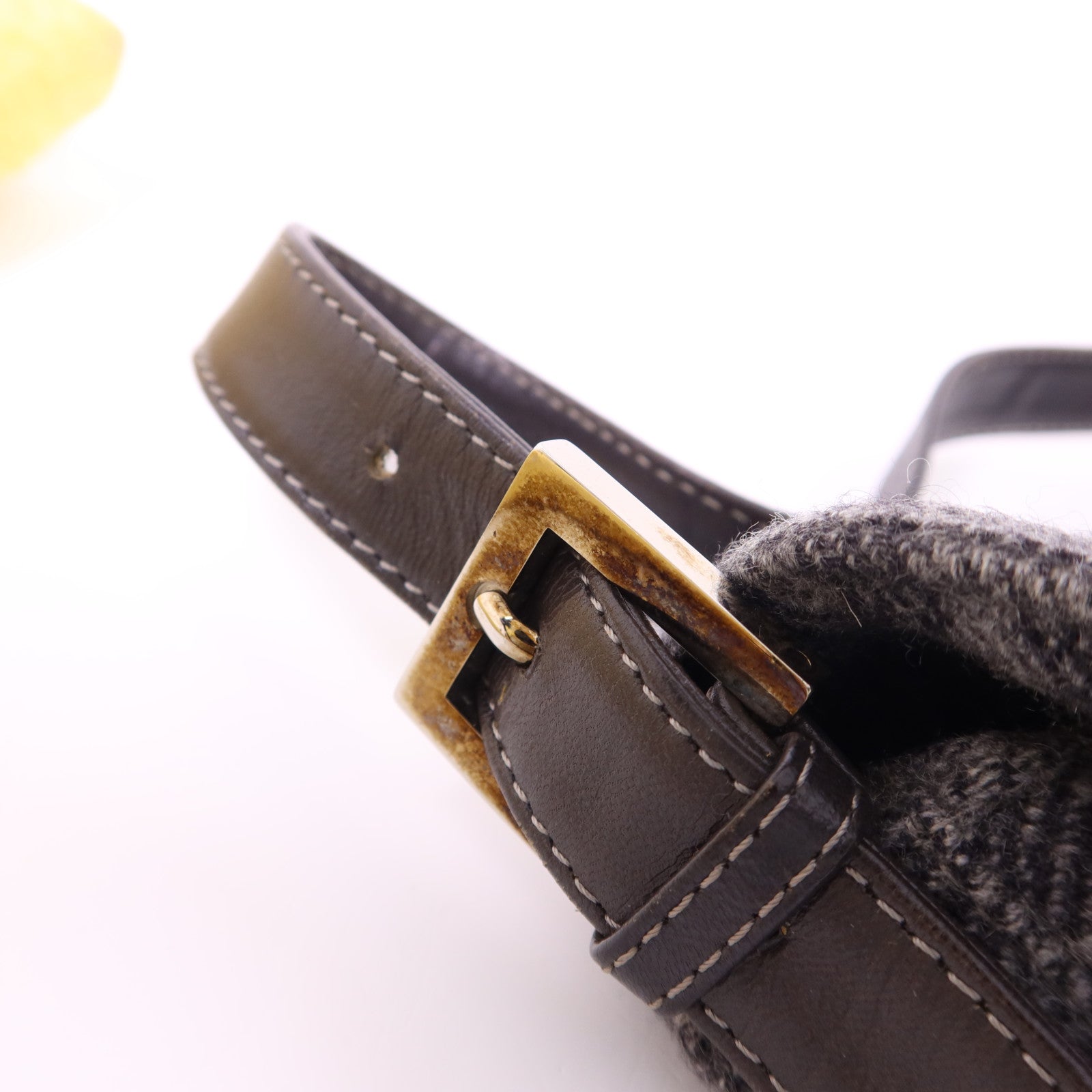FENDI 羊毛Baguette銀扣肩背袋2384