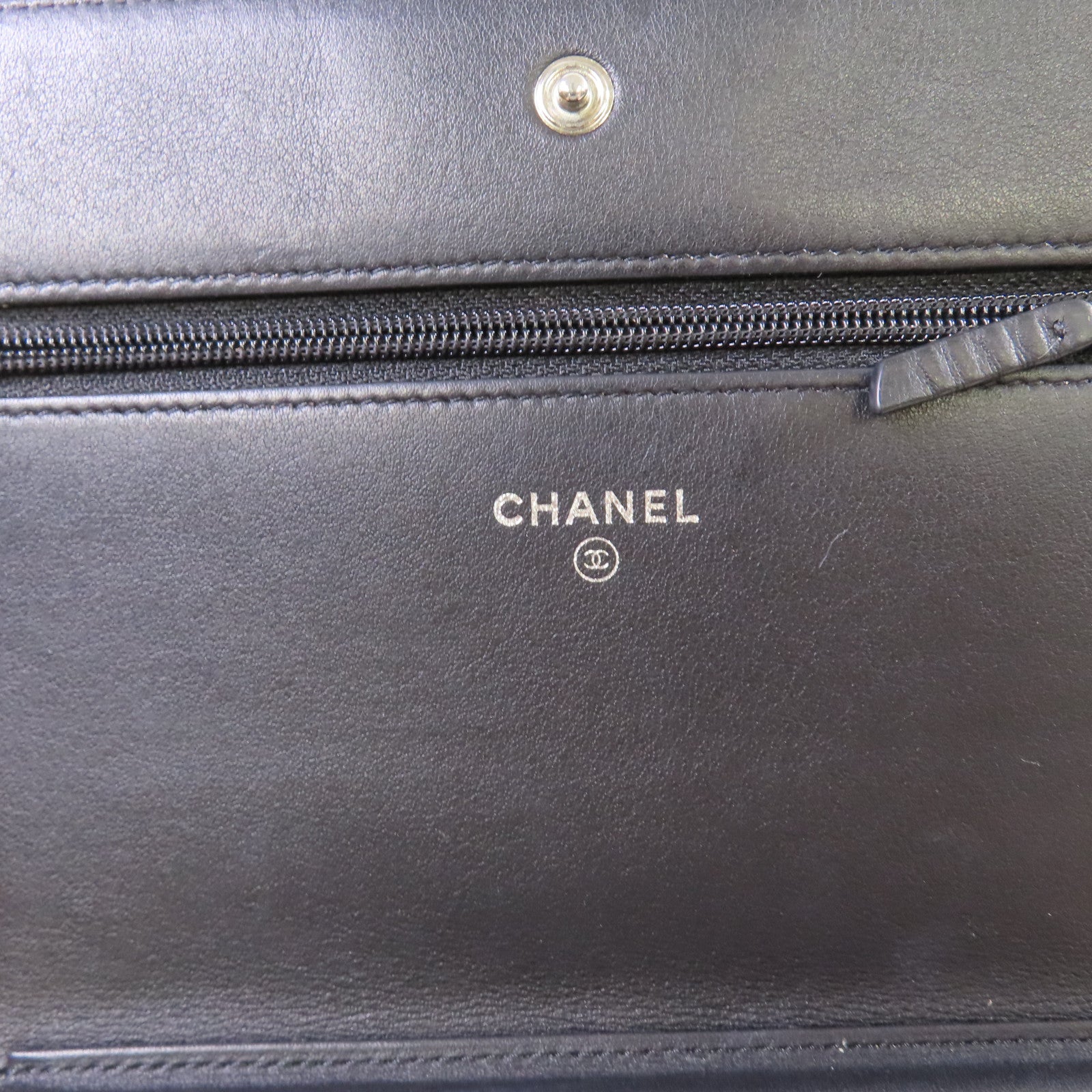 CHANEL 牛皮皮革WOC Wallet On Chain Shoulder Bag銀扣鏈帶肩背袋黑色/深藍色