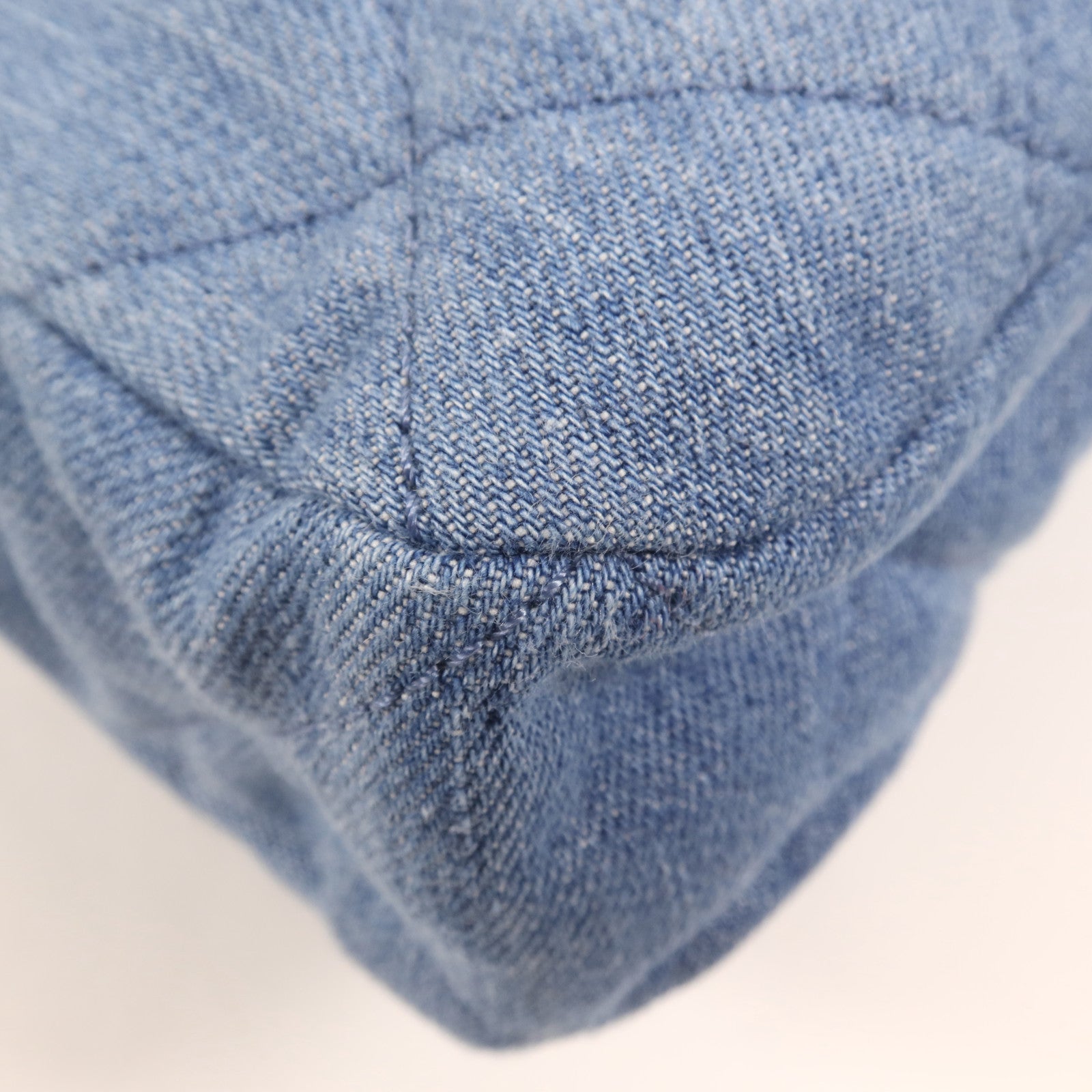 CHANEL 牛仔布Hobo Hand Bag金扣手挽肩背兩用袋