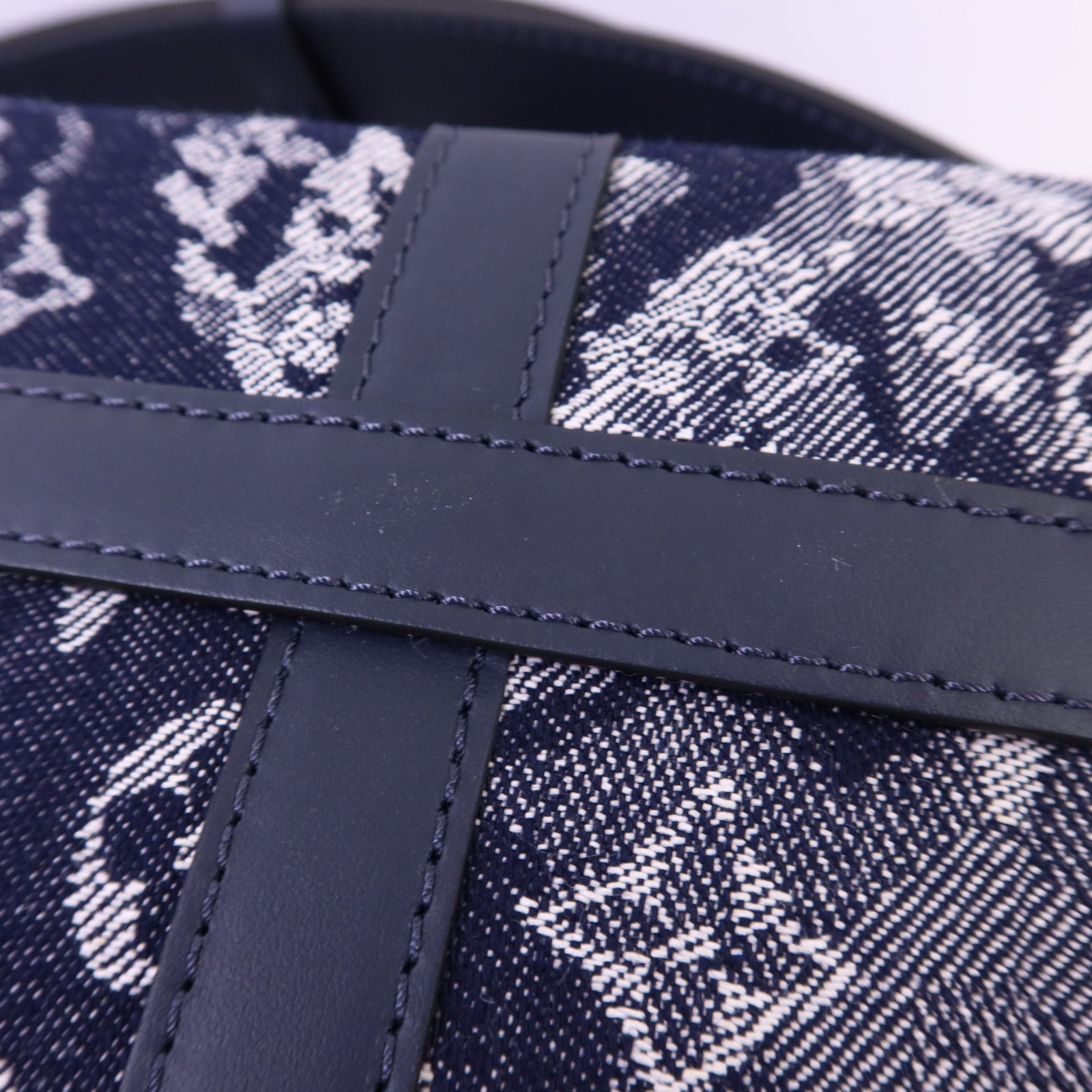 LOUIS VUITTON Monogram Tapestry Trunk Messenger銀扣肩背袋