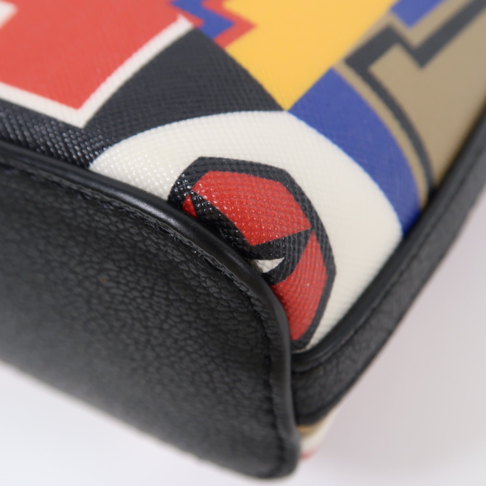 MOSCHINO 塗層帆布Shoulder Bag金扣肩背袋彩色