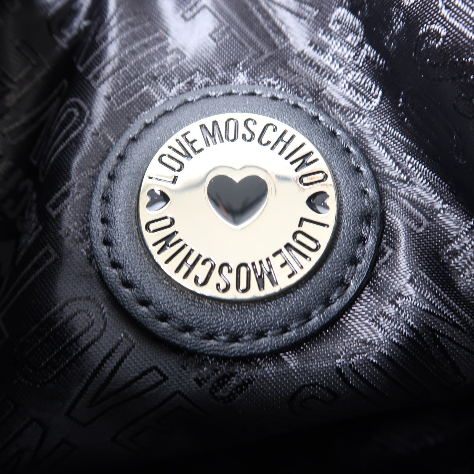 MOSCHINO 塗層帆布Shoulder Bag金扣肩背袋彩色
