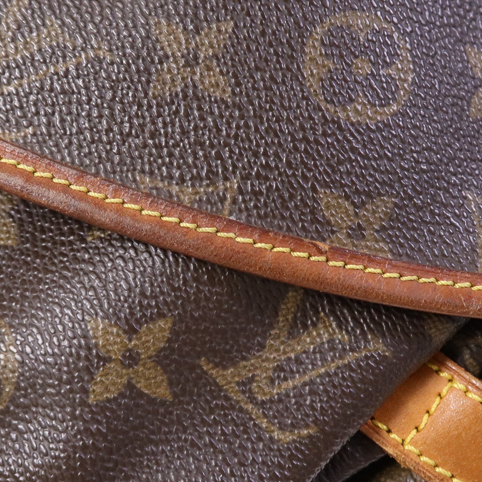 LOUIS VUITTON Monogram Saumur 30金扣肩背袋