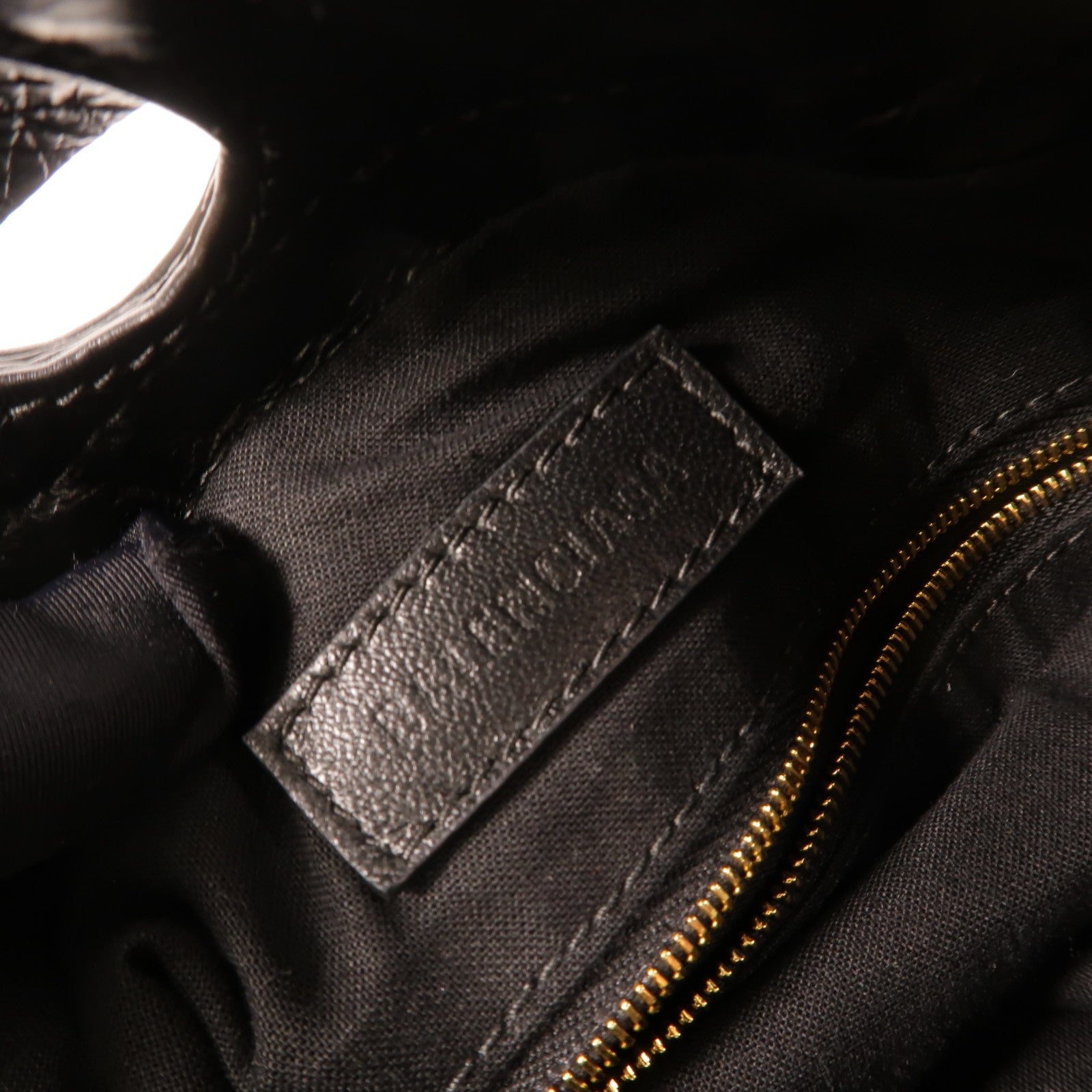 BALENCIAGA 牛皮皮革Crush Small肩背袋